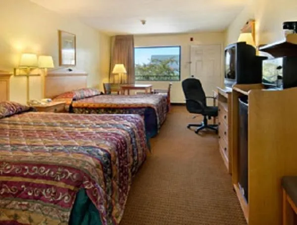 Bed in Super 8 by Wyndham Breaux Bridge