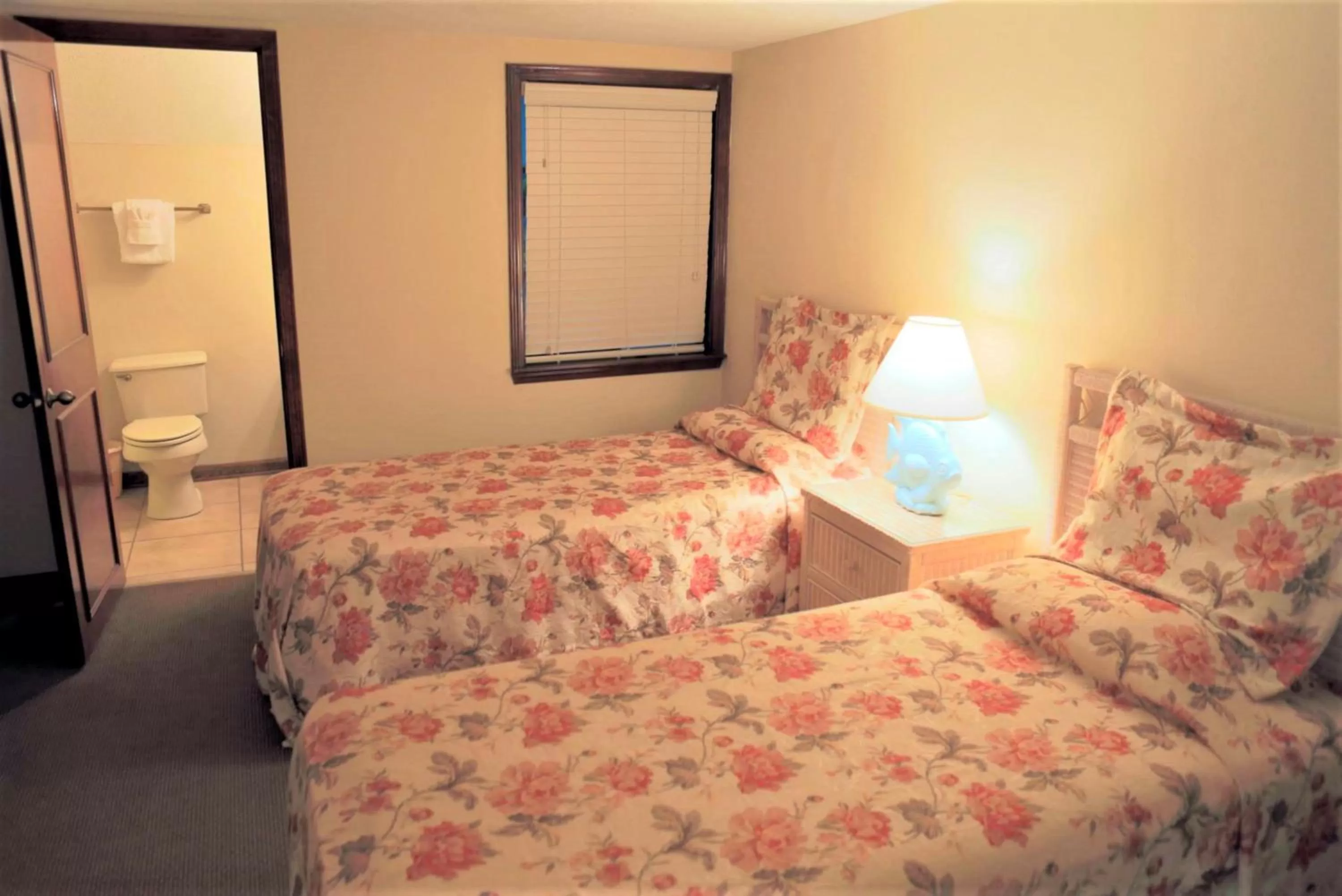 Bedroom, Bed in Royal Holiday Beach Resort