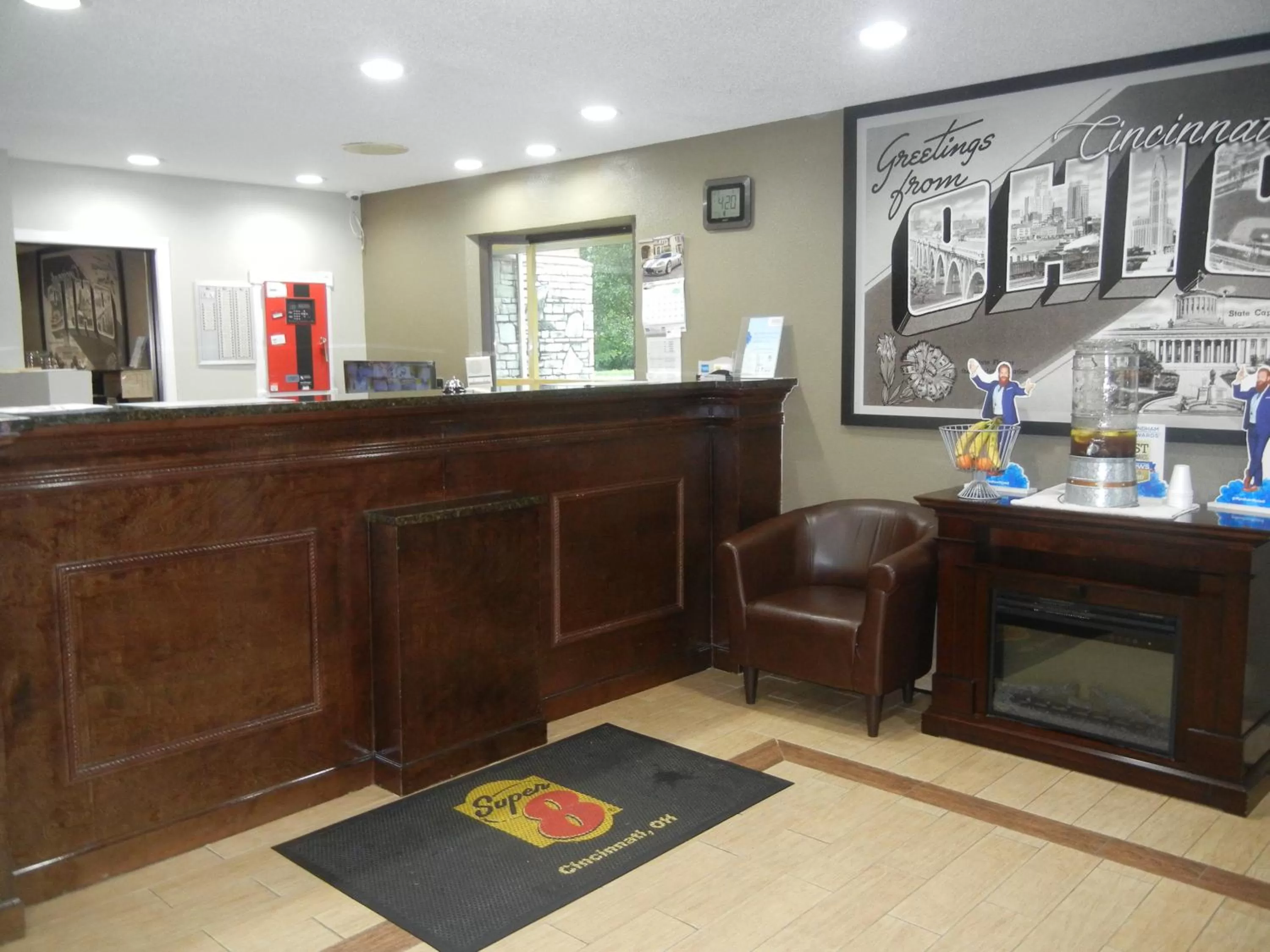 Lobby or reception in Super 8 by Wyndham Cincinnati-Springdale OH