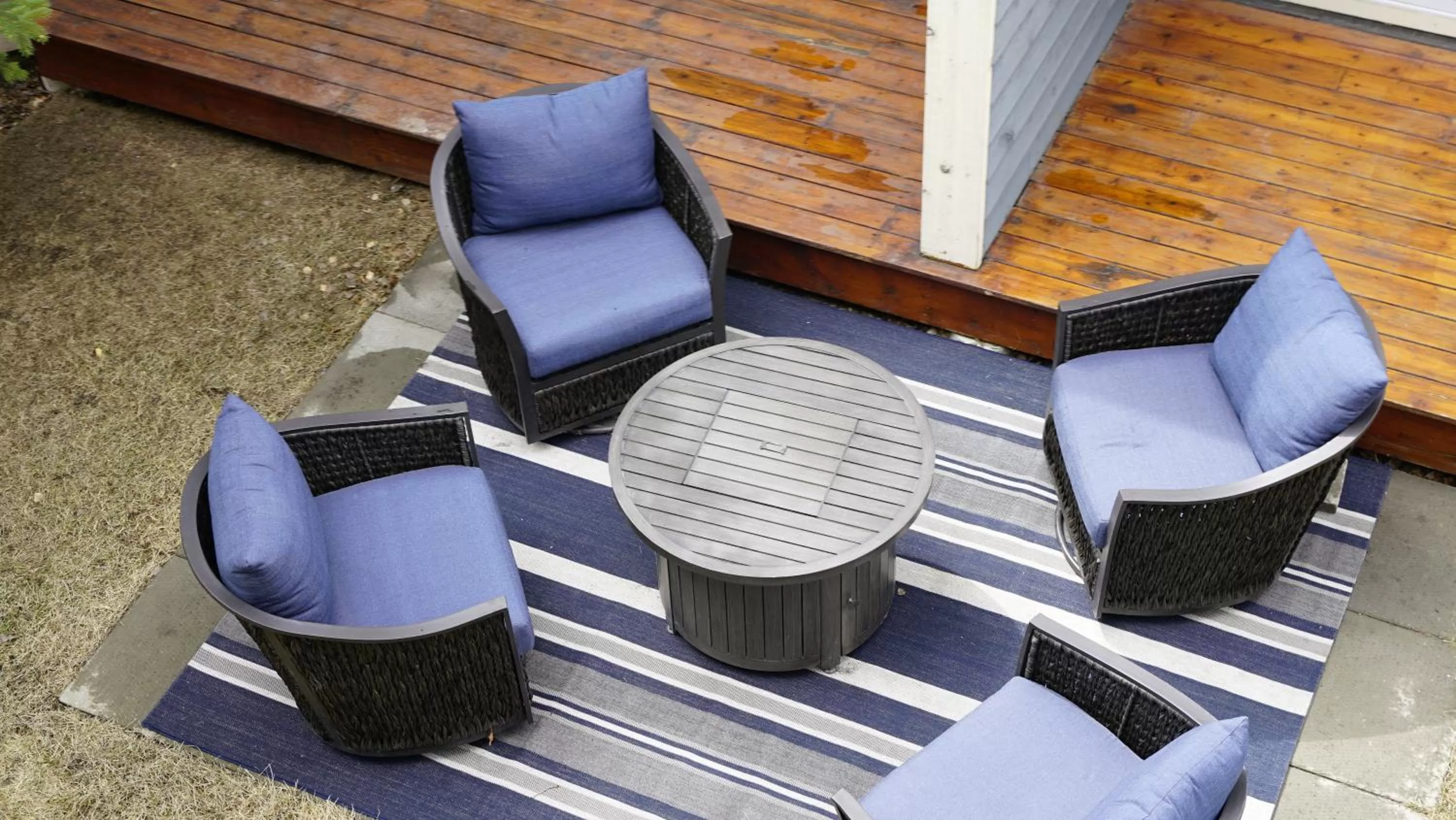 Seating Area in The Poplar Inn
