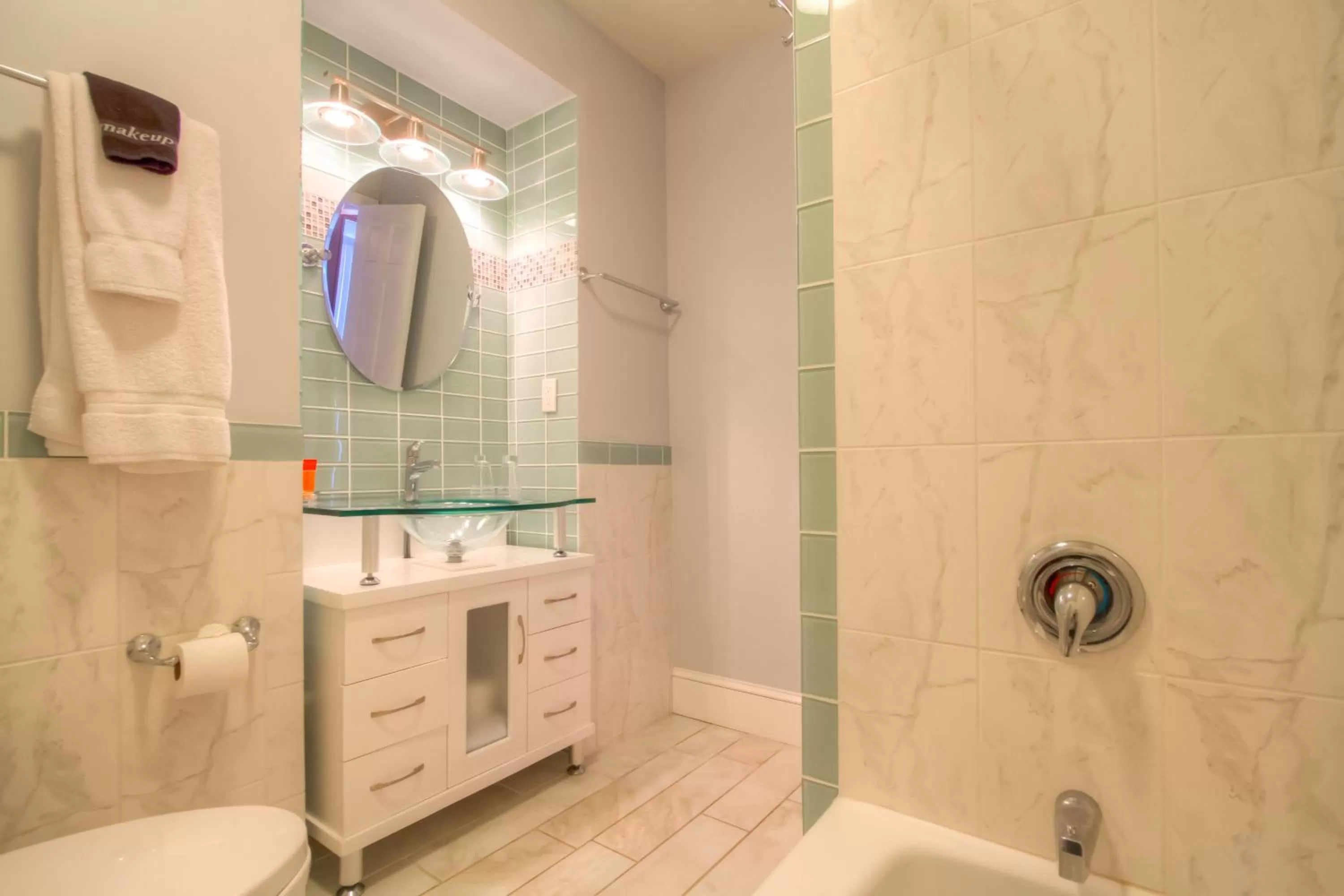 Shower in Elaine's Cape May Boutique Hotel