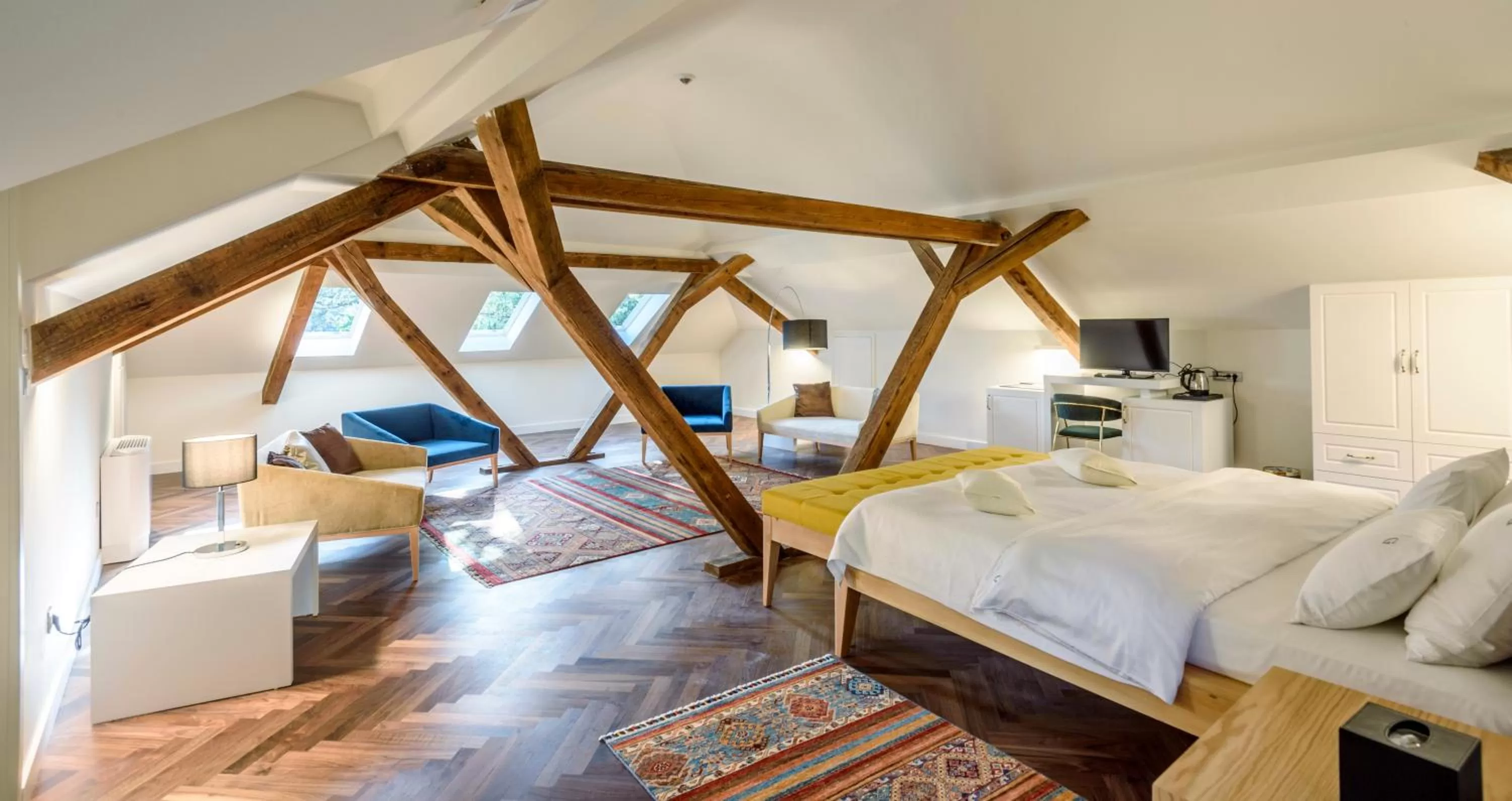 Bed in Hotel Gradska Cetinje