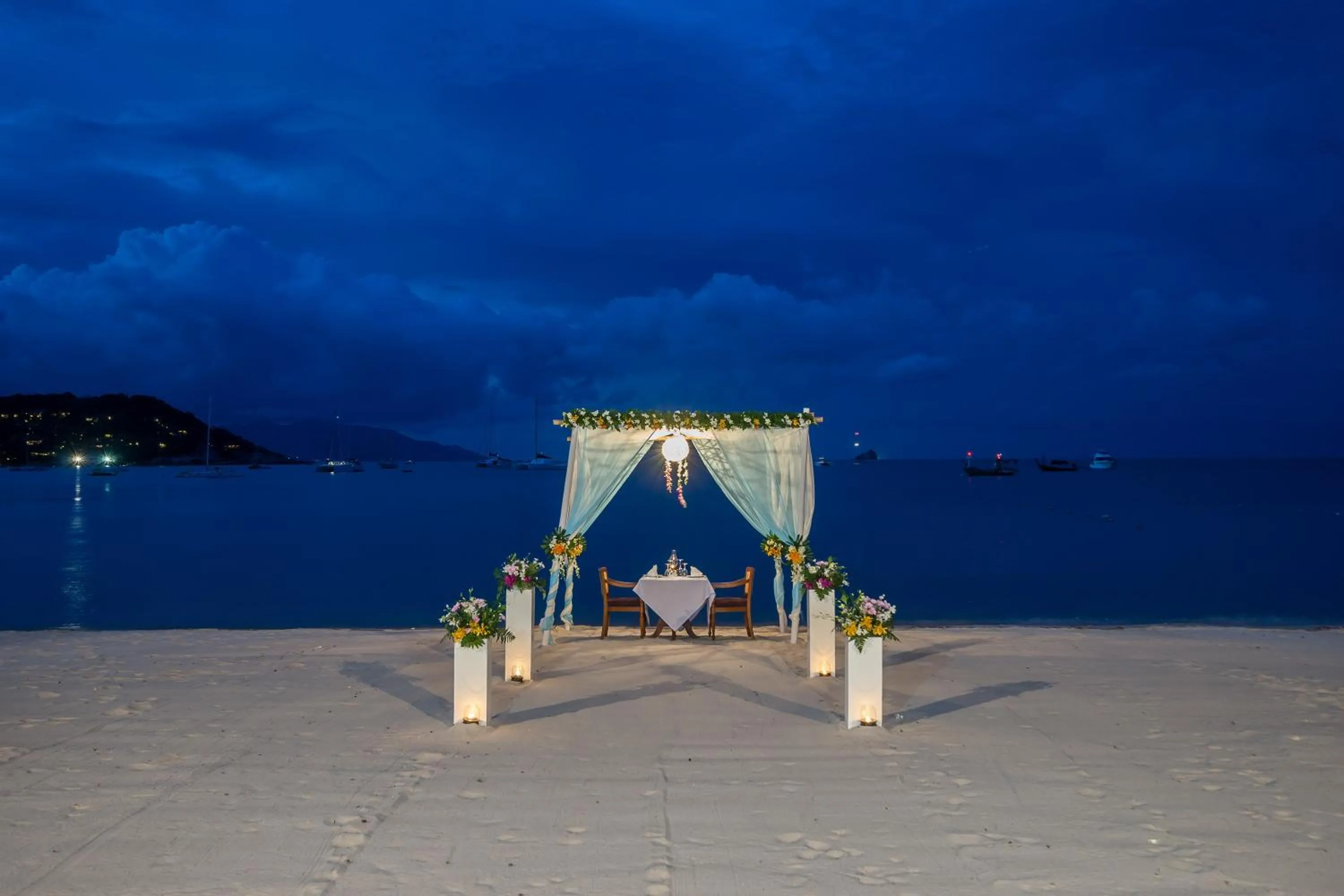 Restaurant/places to eat in Royal Muang Samui Villas