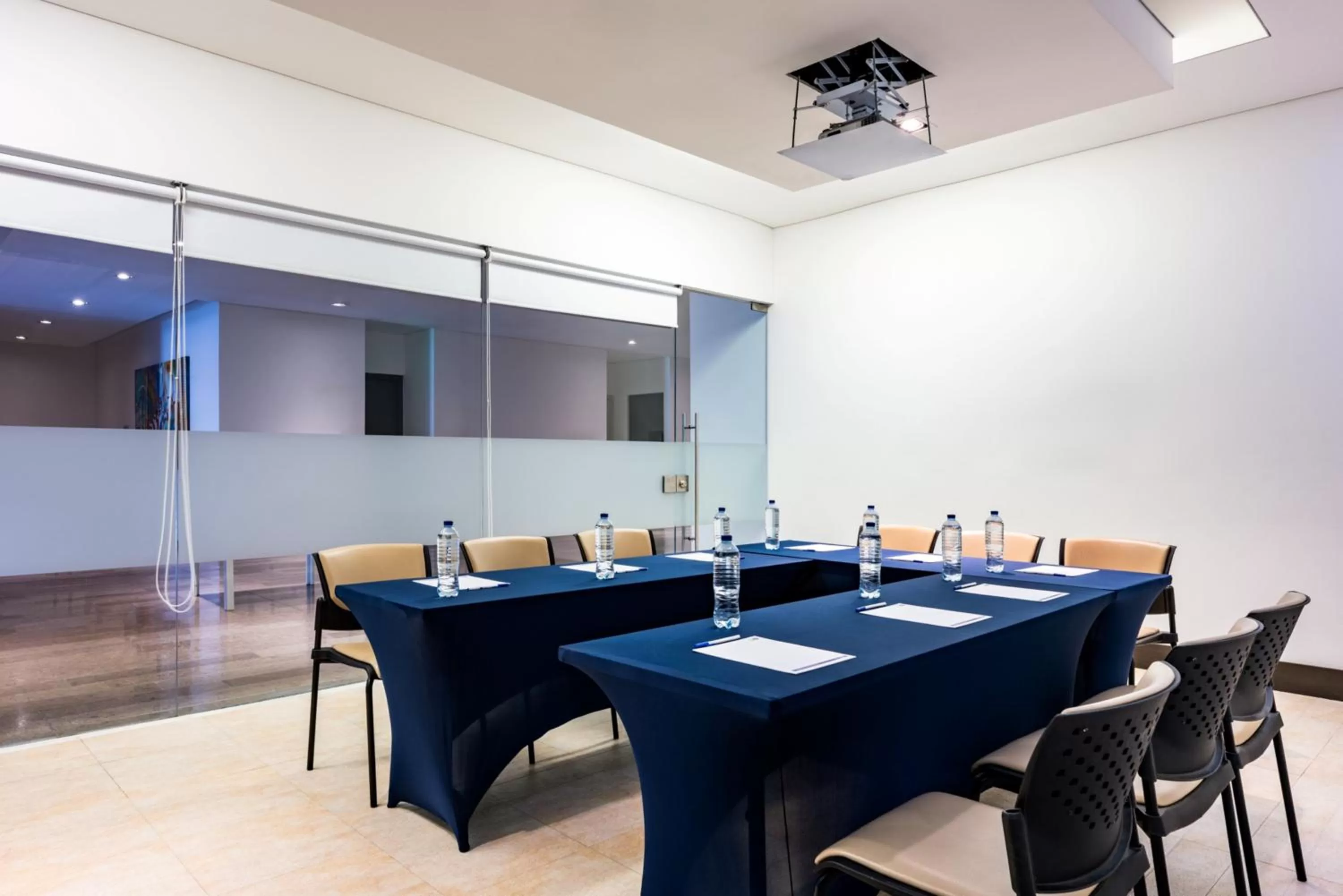 Meeting/conference room in Holiday Inn Express - Cartagena Bocagrande by IHG