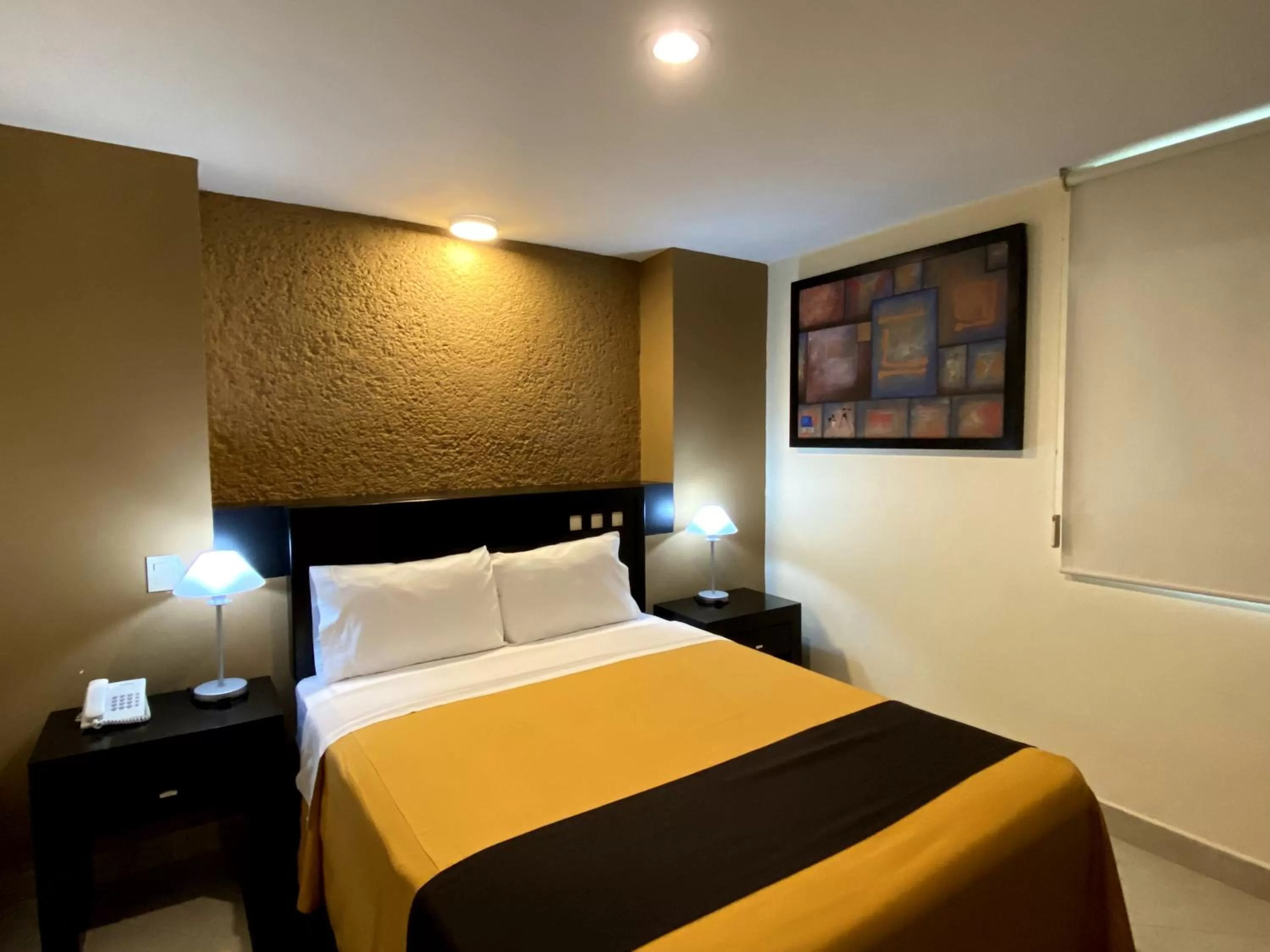 Photo of the whole room, Bed in Hotel Escala Puebla Centro