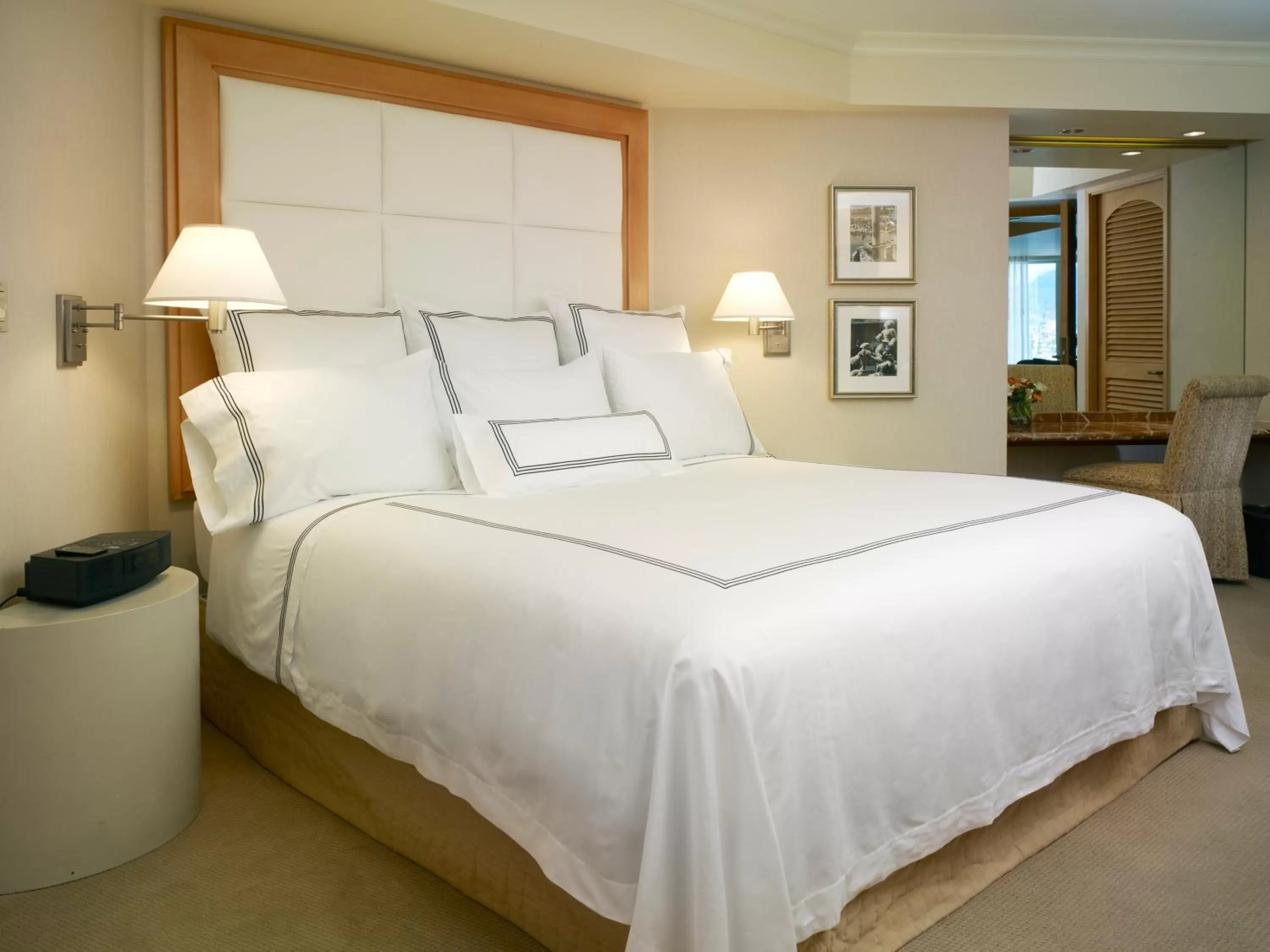 Bedroom, Bed in Pan Pacific Vancouver