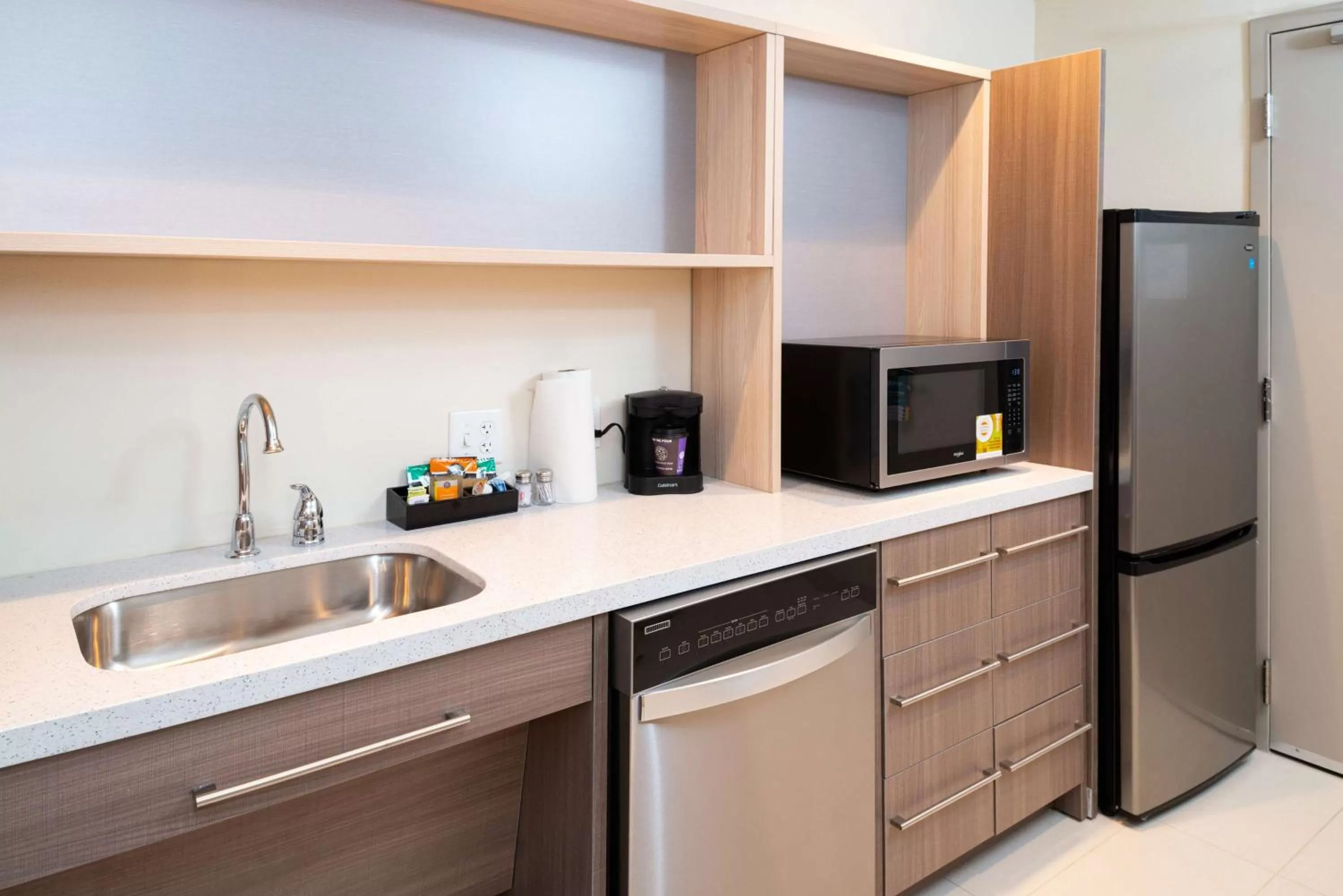 Kitchen or kitchenette in Home2 Suites By Hilton Charlotte Mooresville, Nc