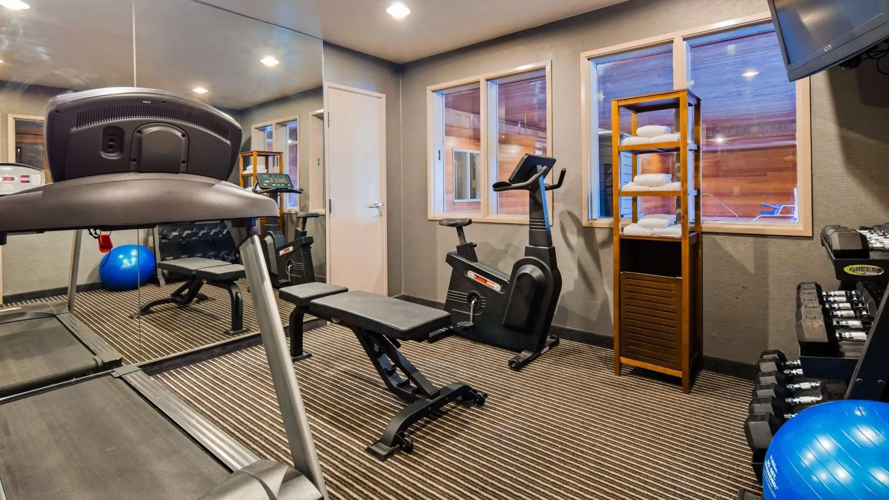 Fitness centre/facilities in Best Western Plus Rama Inn & Suites
