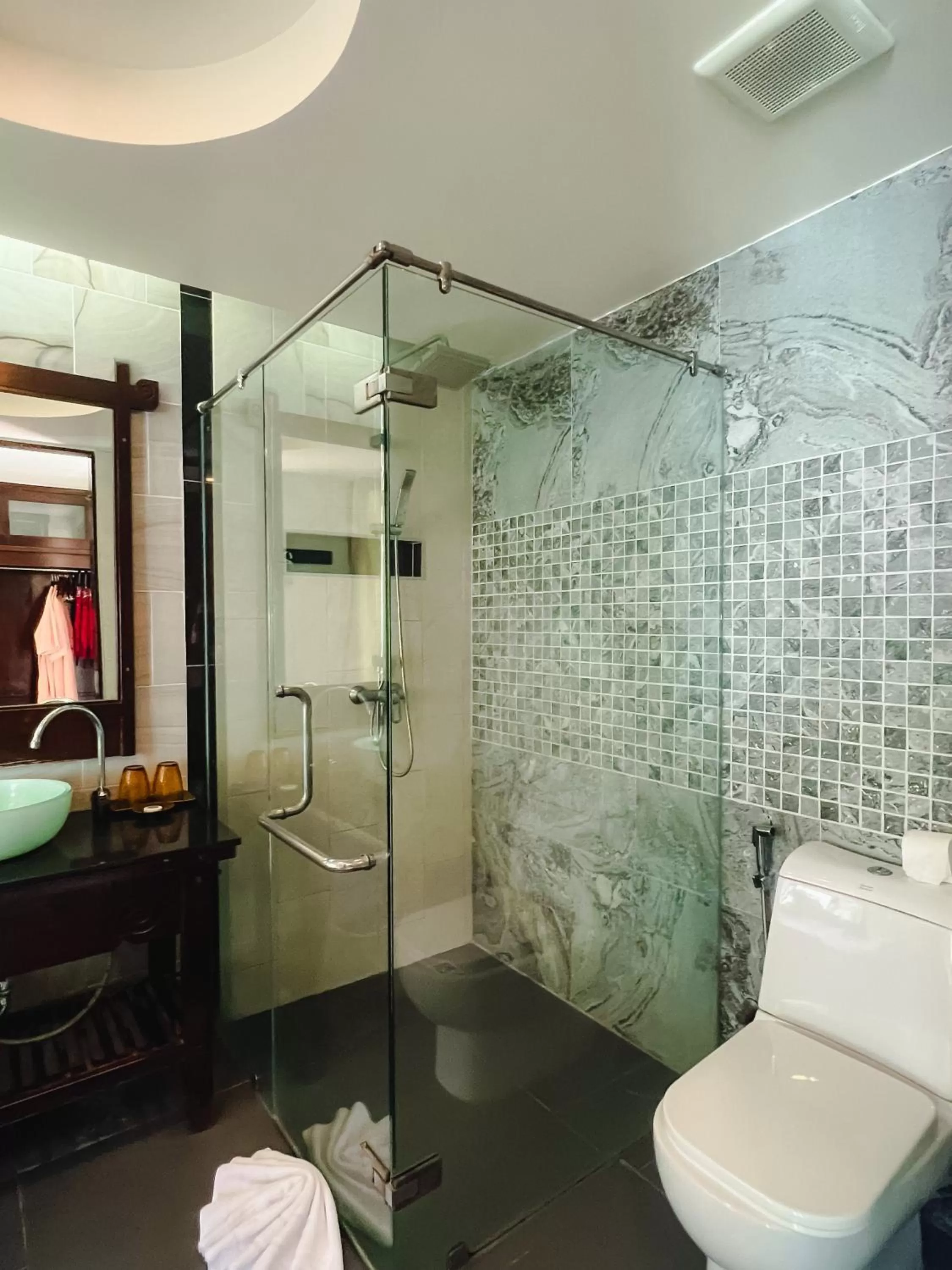 Bathroom in Aonang Phu Pi Maan Resort & Spa