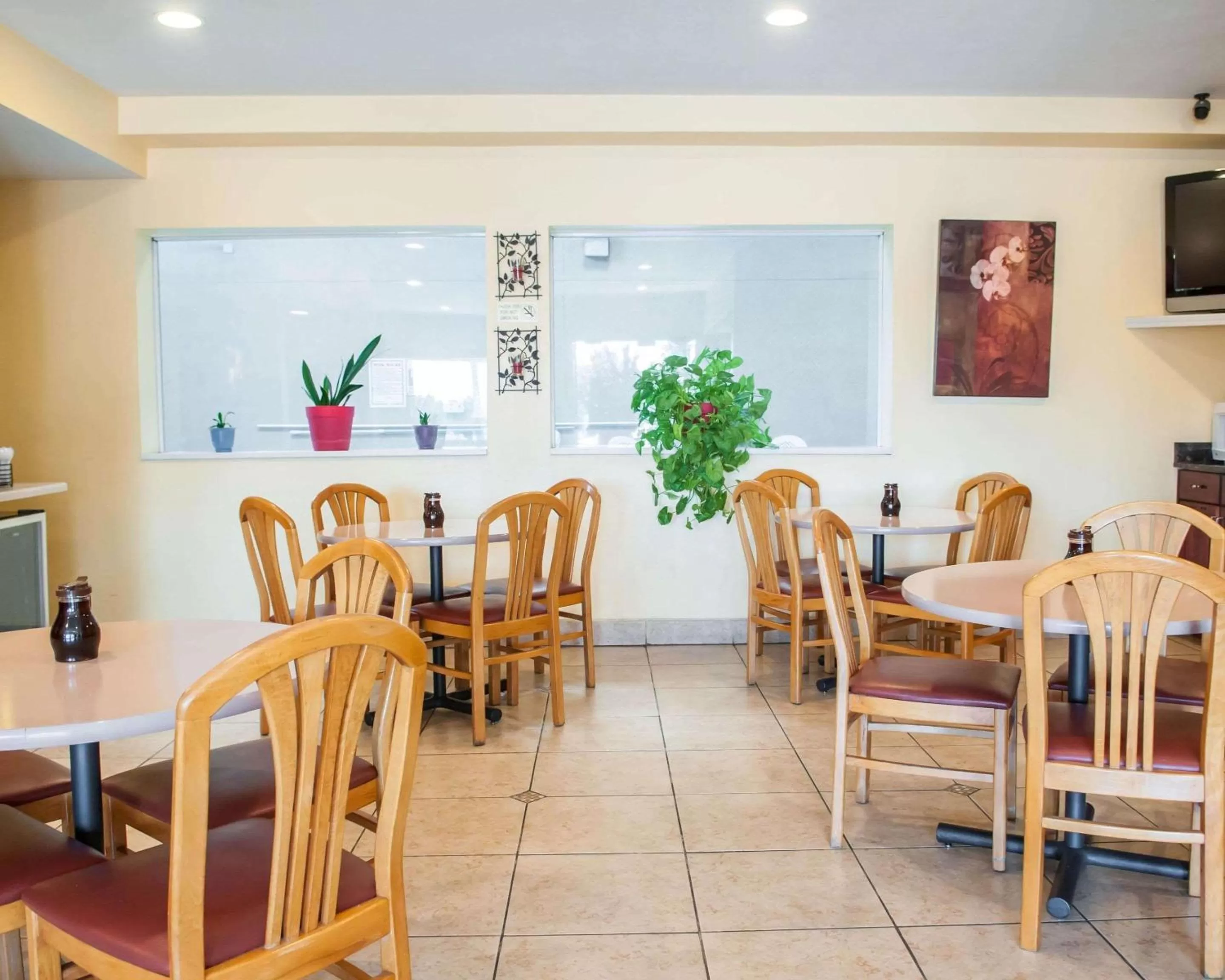 Restaurant/places to eat in Econo Lodge Albuquerque Old Town