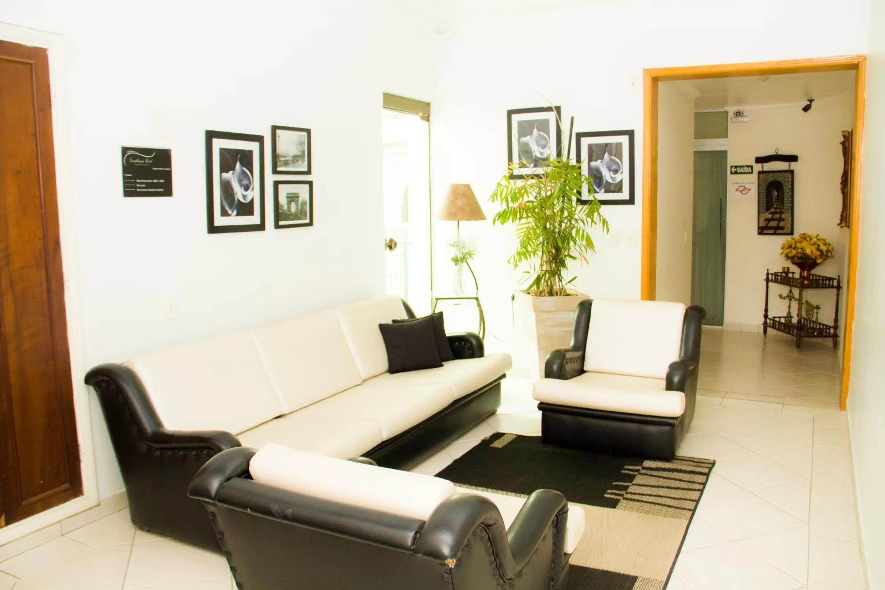 Communal lounge/ TV room in Hotel Casablanca