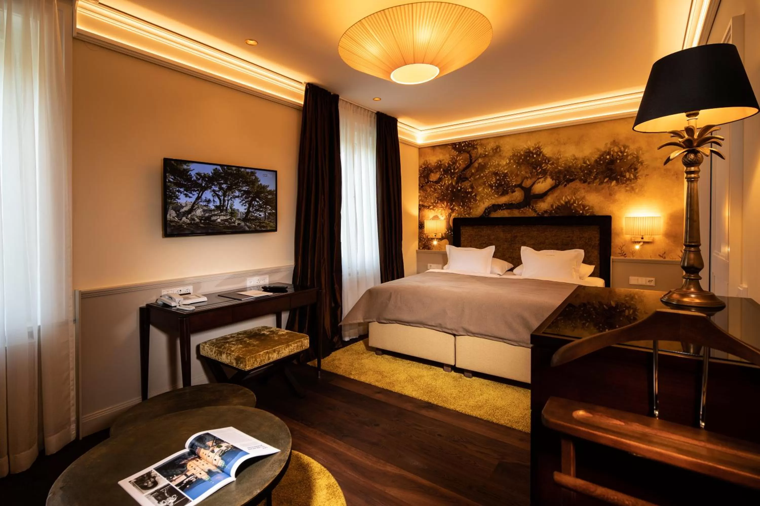 Bedroom, Bed in Hotel Bristol Salzburg