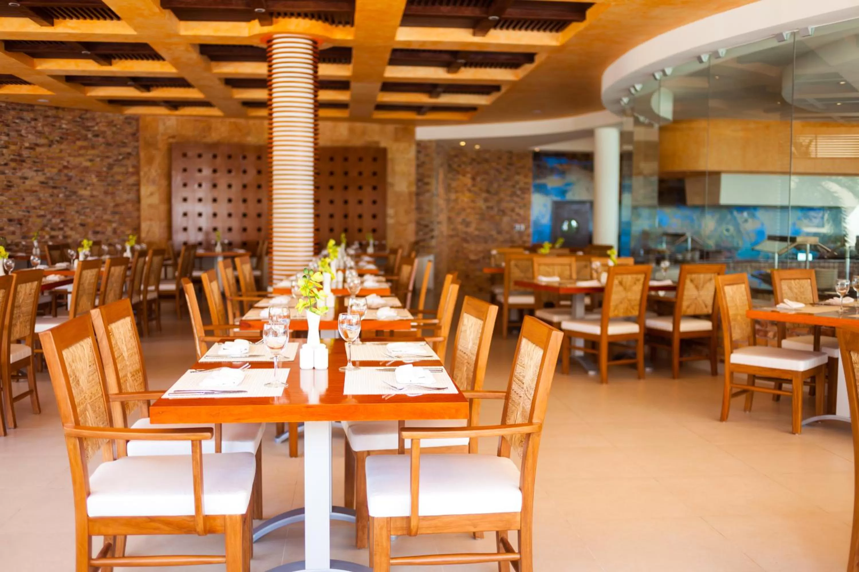 Restaurant/places to eat in The Reef Coco Beach Resort & Spa- Optional All Inclusive