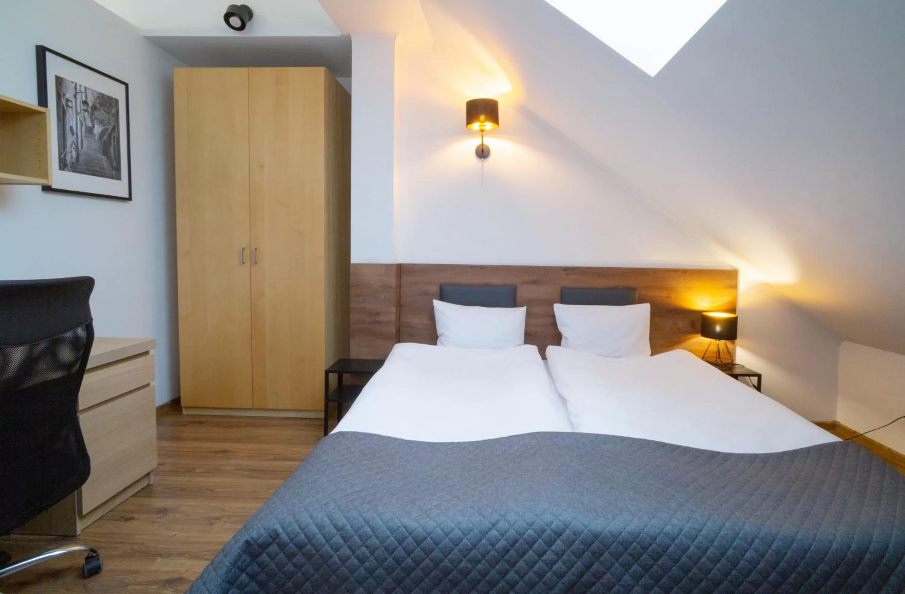 Bedroom, Bed in Warsaw Apartments - Apartamenty Wilanów