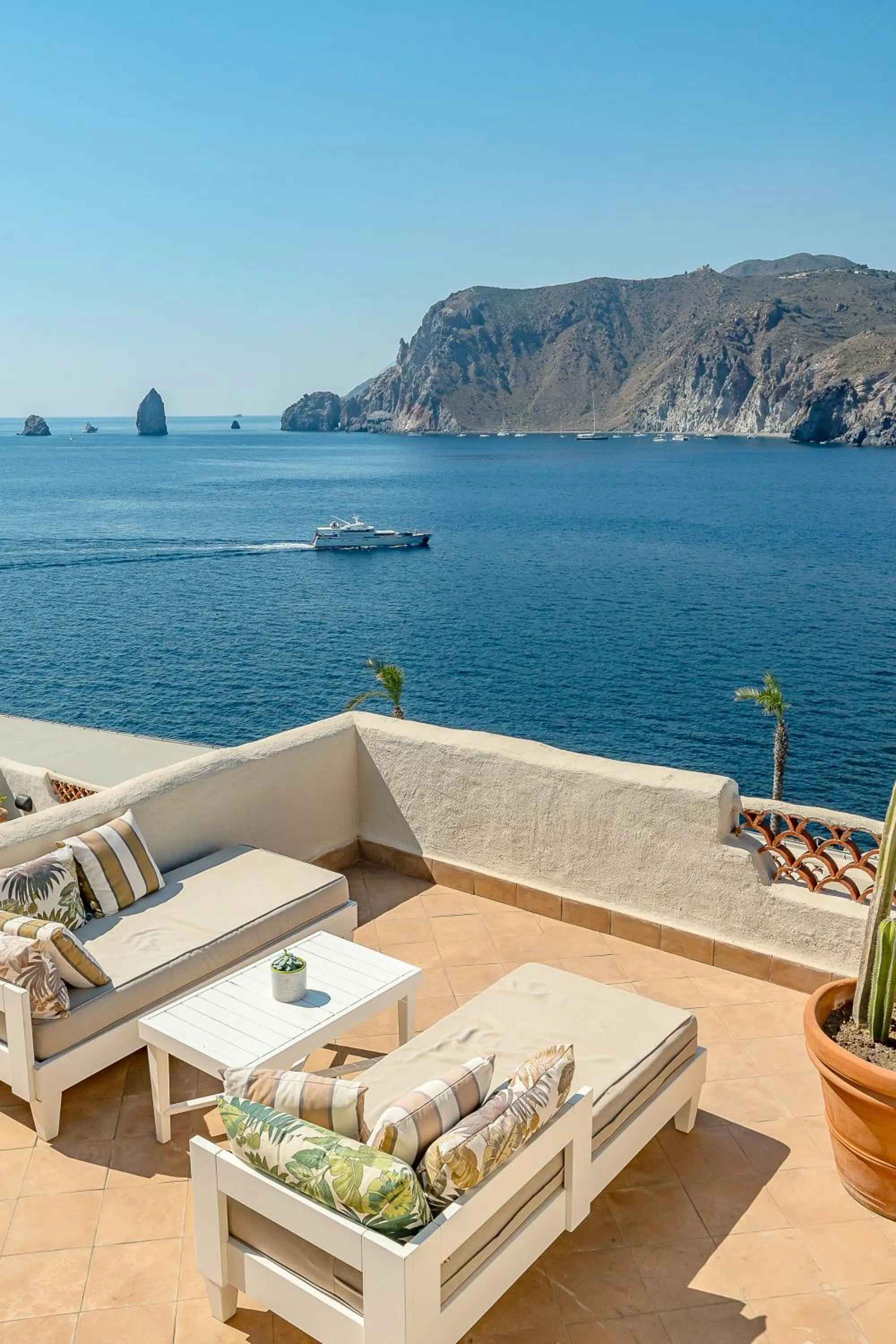 Day in Therasia Resort Sea and SPA - The Leading Hotels of the World