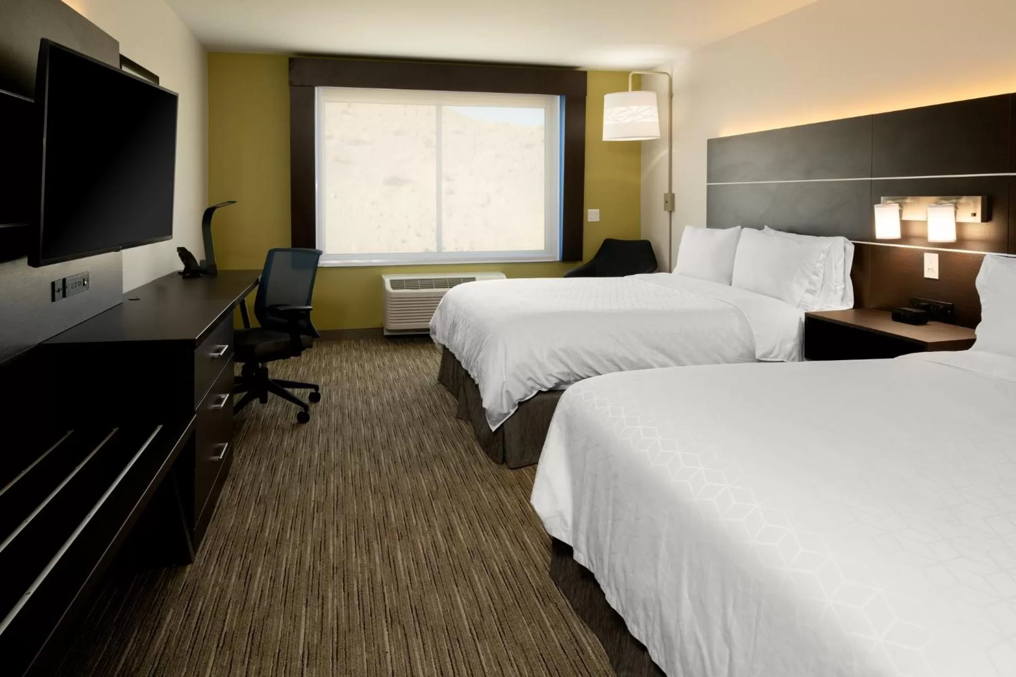Photo of the whole room, Bed in Holiday Inn Express & Suites - Bullhead City by IHG