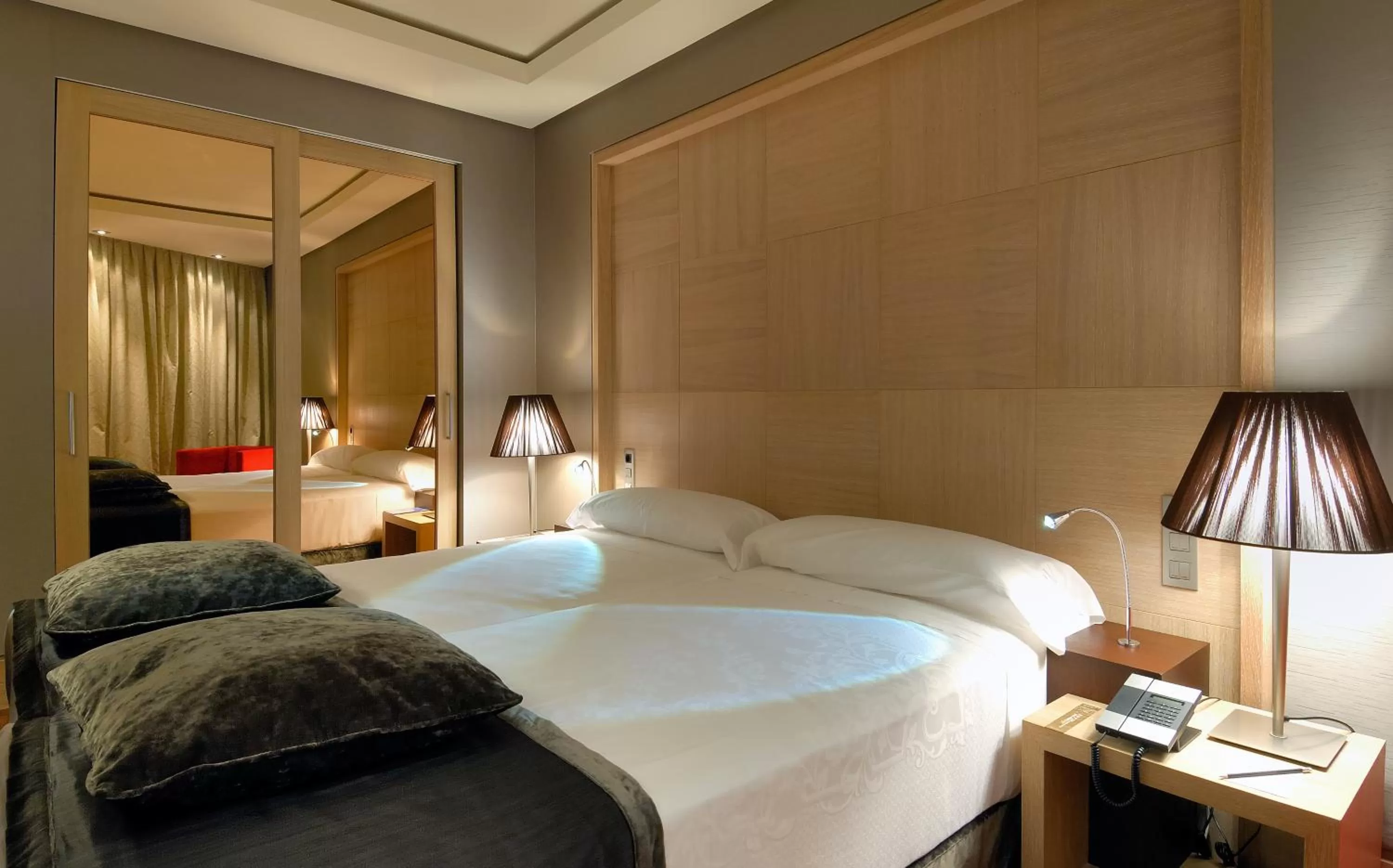 Bedroom, Bed in Vincci Frontaura