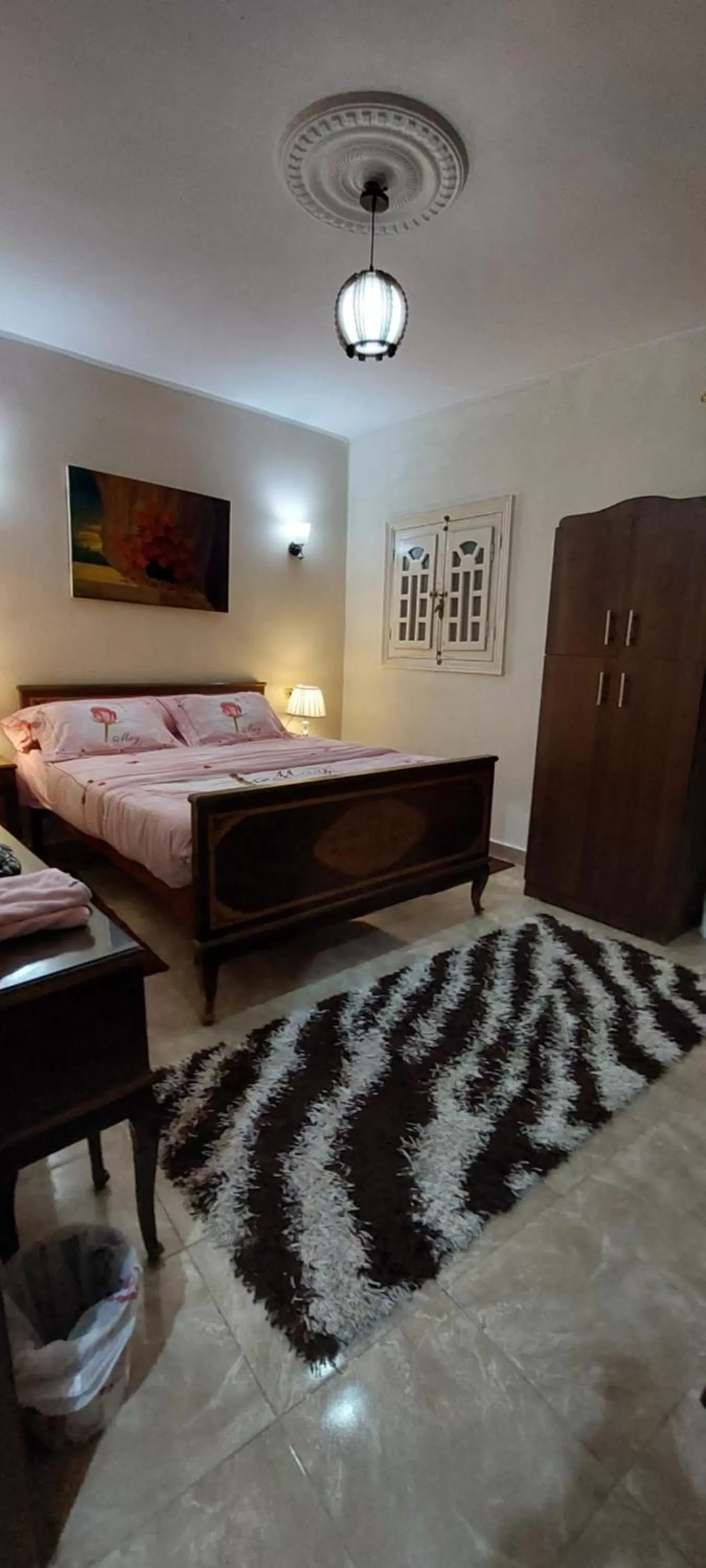 Bed in pyramid Giza city inn