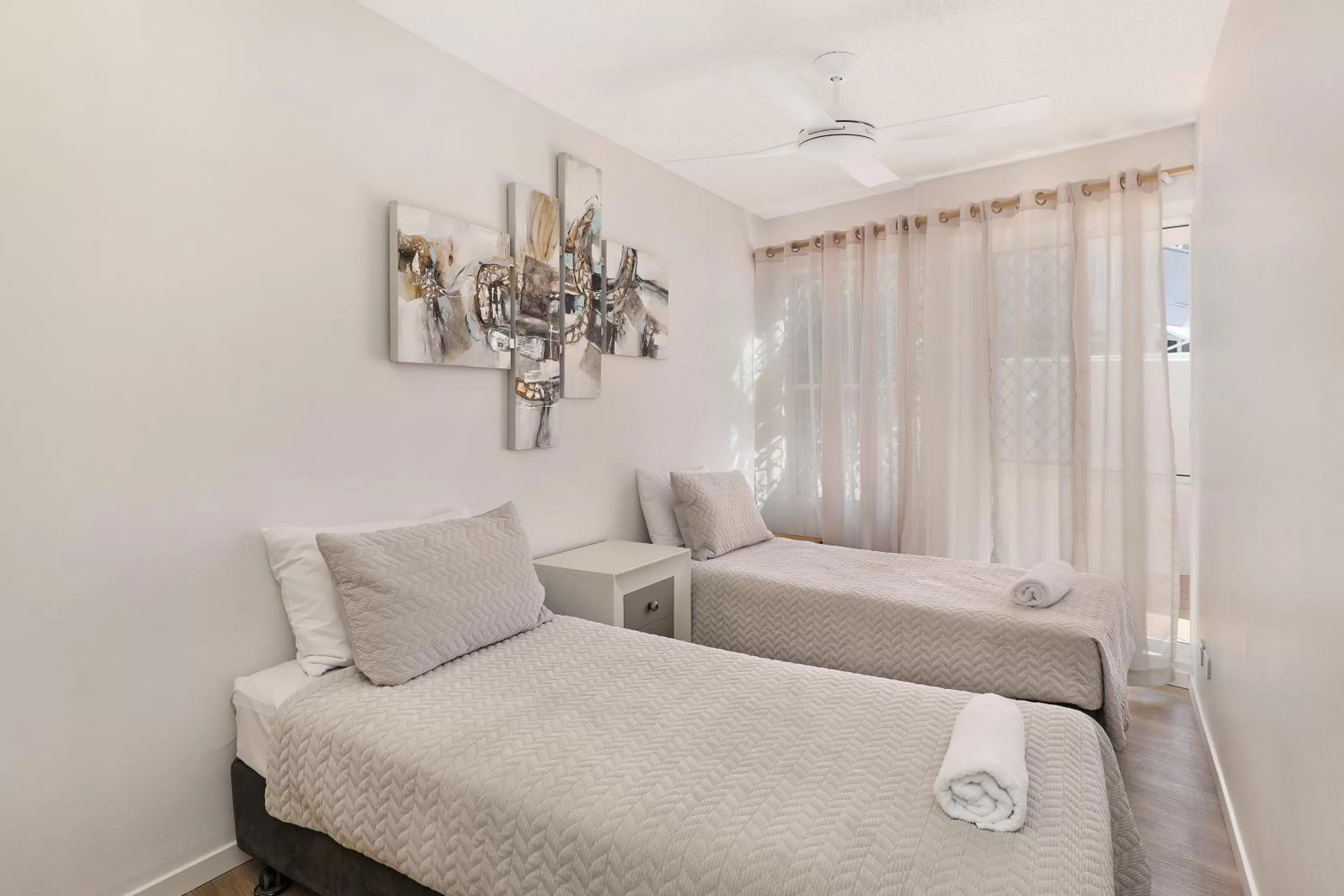 Bedroom, Bed in Beachside Resort Kawana Waters