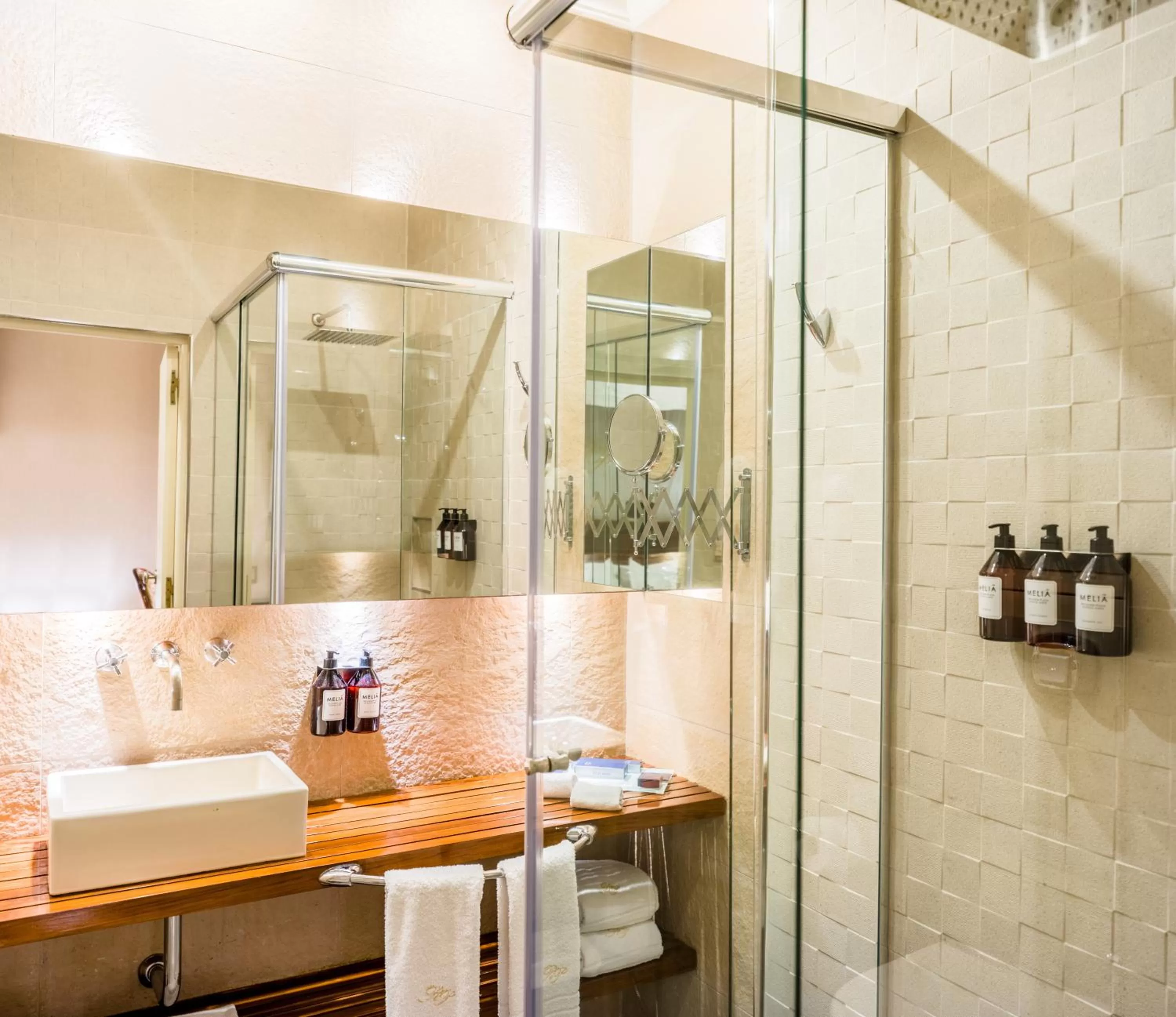 Shower in Melia Recoleta Plaza Hotel