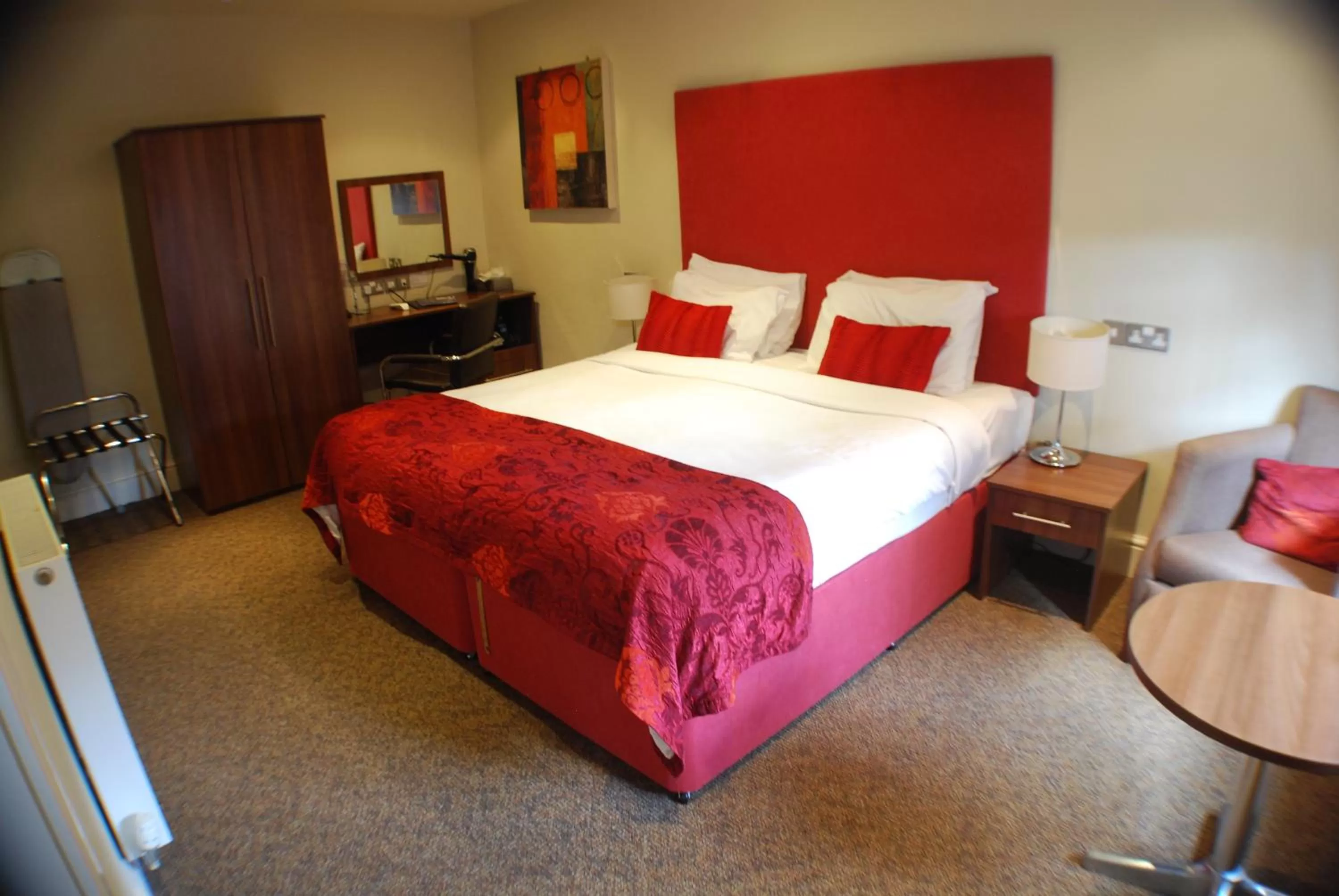 Bed in The Salisbury Hotel