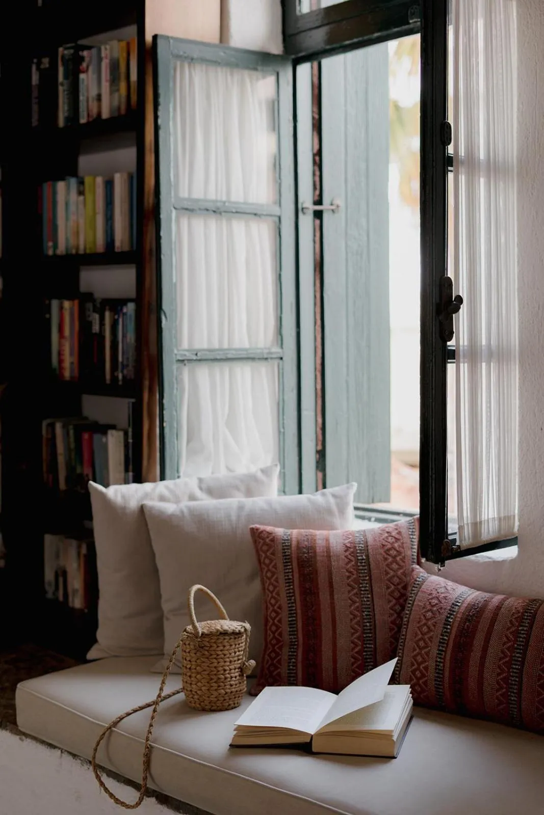 Library, Bed in Koutouloufari Village Holiday Club