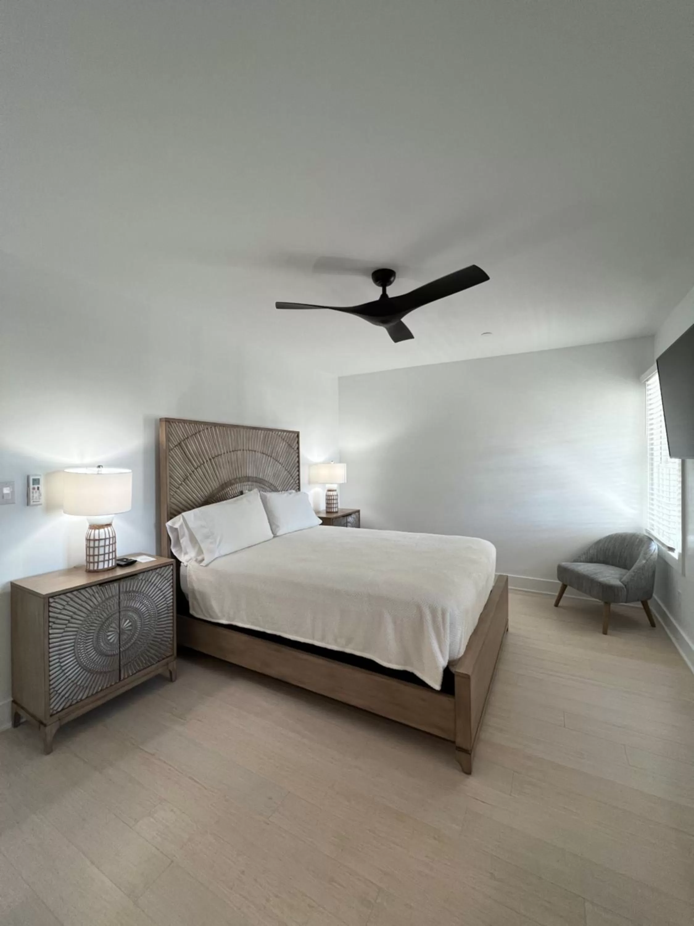 Photo of the whole room, Bed in Elaine's Cape May Boutique Hotel