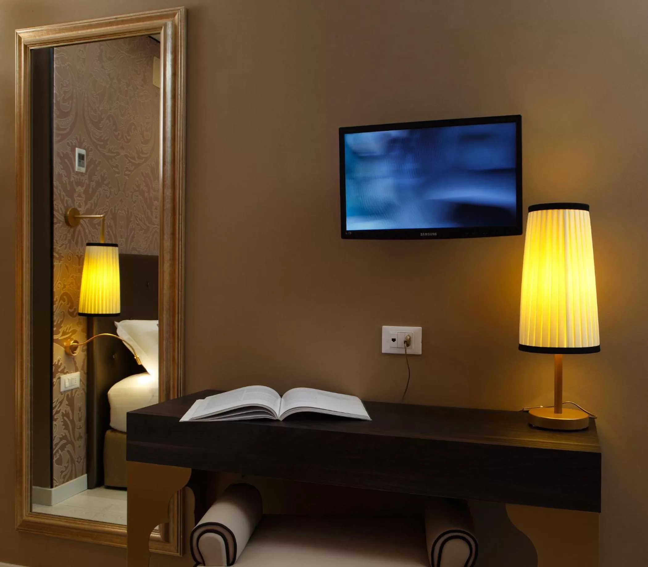 Seating area, Bed in Arcadia Boutique Hotel