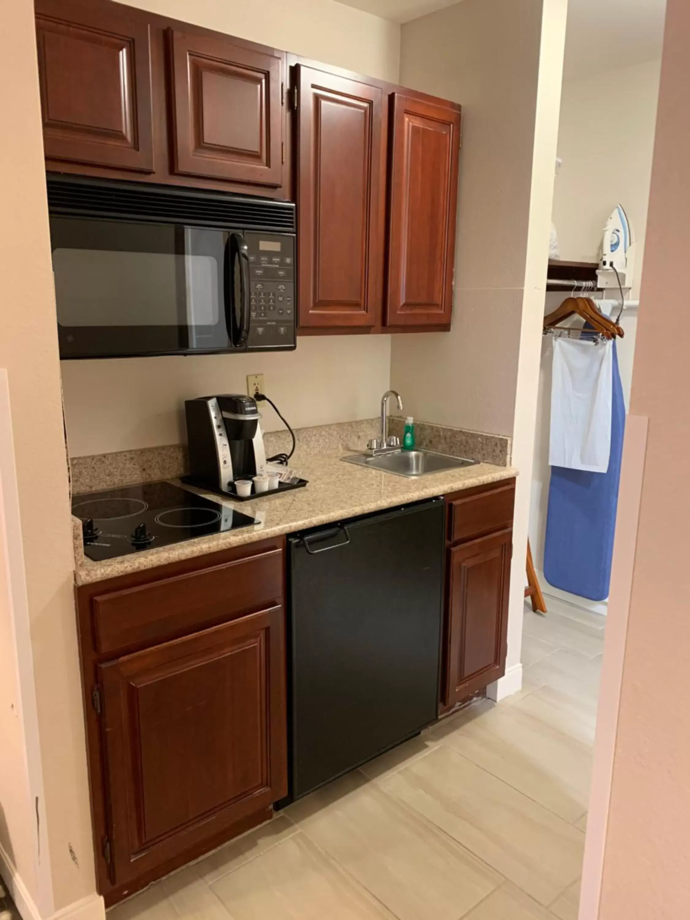 Studio Suite with Two Queen Beds - Non-Smoking in Wingate by Wyndham Brighton Studio Suite with Two Queen Beds - Non-Smoking in Wingate by Wyndham Brighton