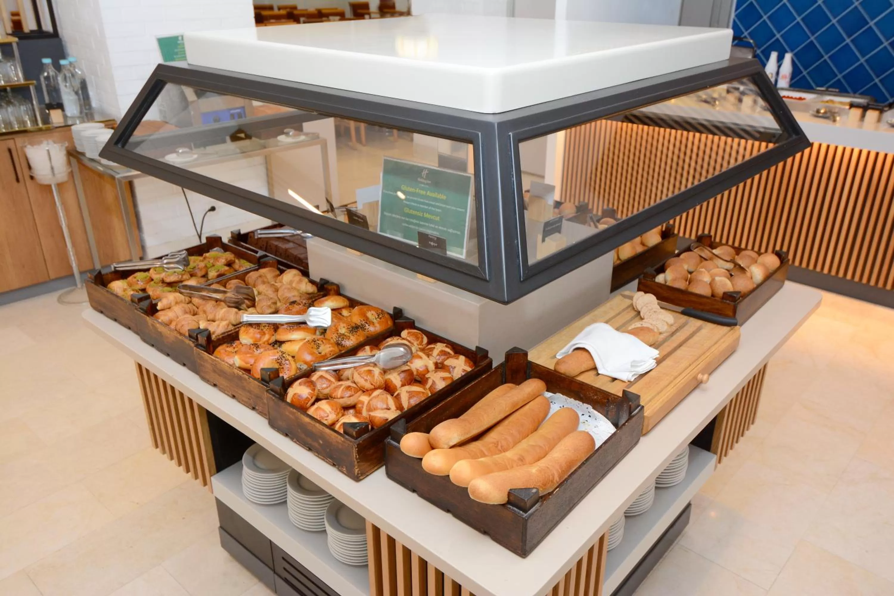 Restaurant/places to eat in Holiday Inn Istanbul City by IHG