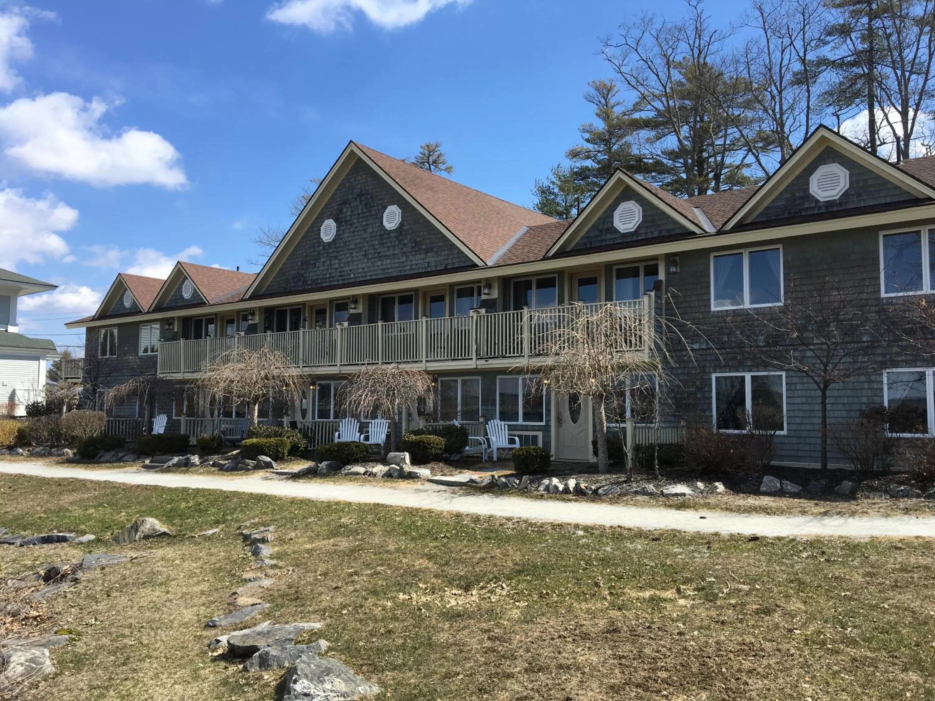 Property Building in Sheepscot Harbour Village Resort