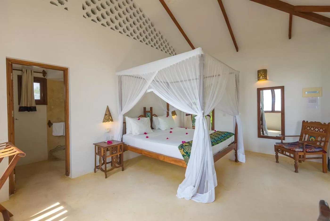 Photo of the whole room, Bed in Warere Beach