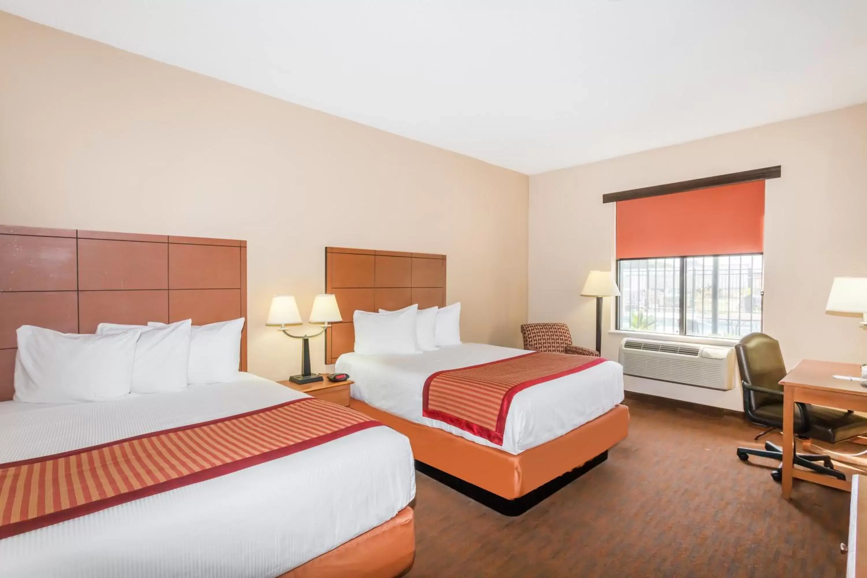 Queen Room with Two Queen Beds - Non-Smoking in Baymont by Wyndham Savannah/Garden City Queen Room with Two Queen Beds - Non-Smoking in Baymont by Wyndham Savannah/Garden City