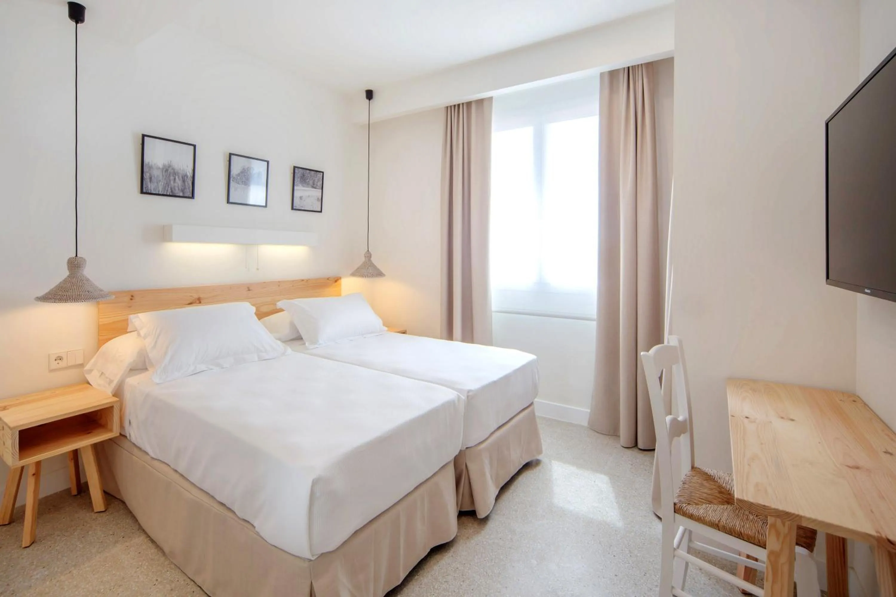 Bedroom, Bed in HM Alma Beach - Adults Only