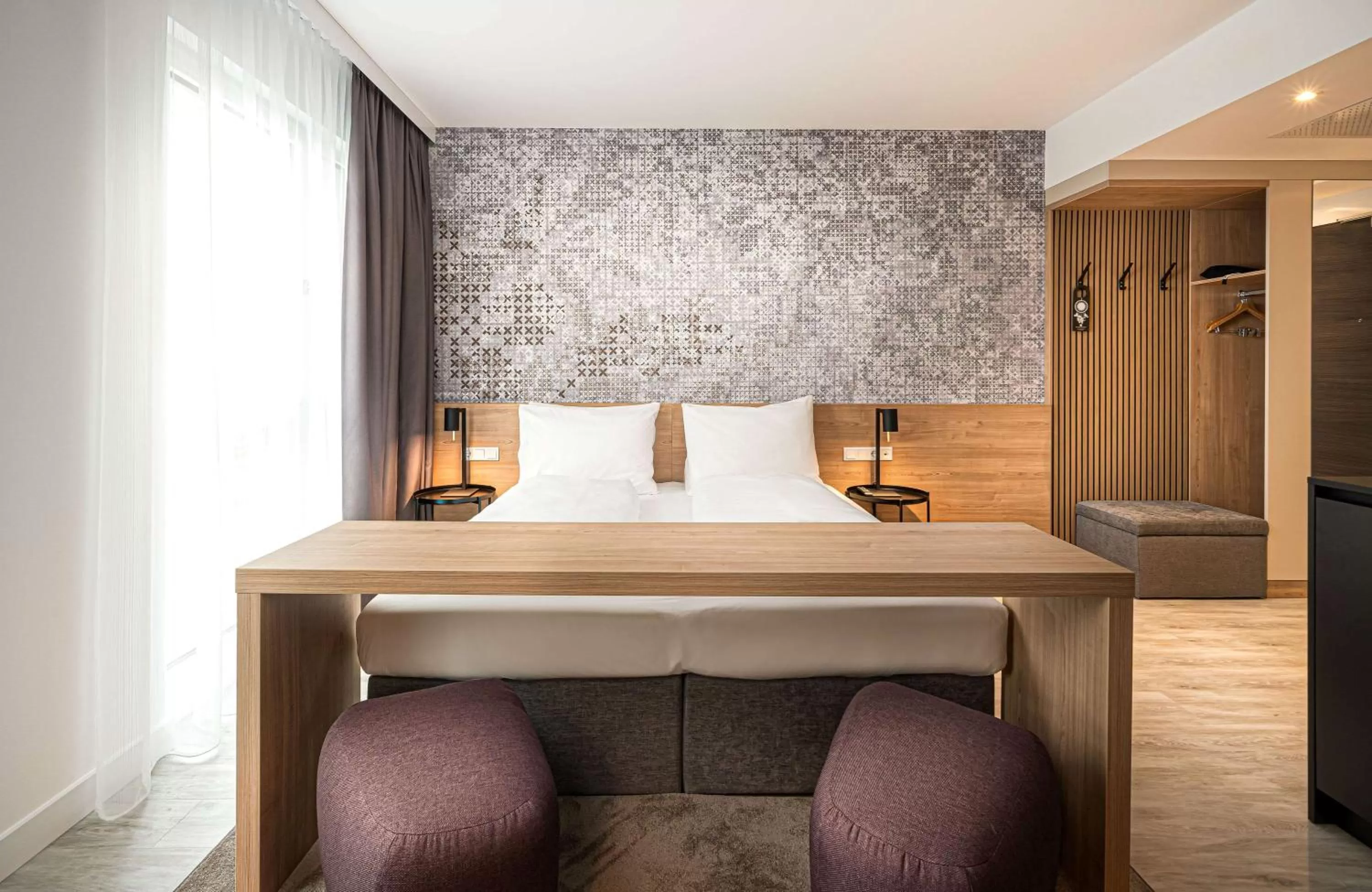 Bedroom, Bed in elaya hotel augsburg