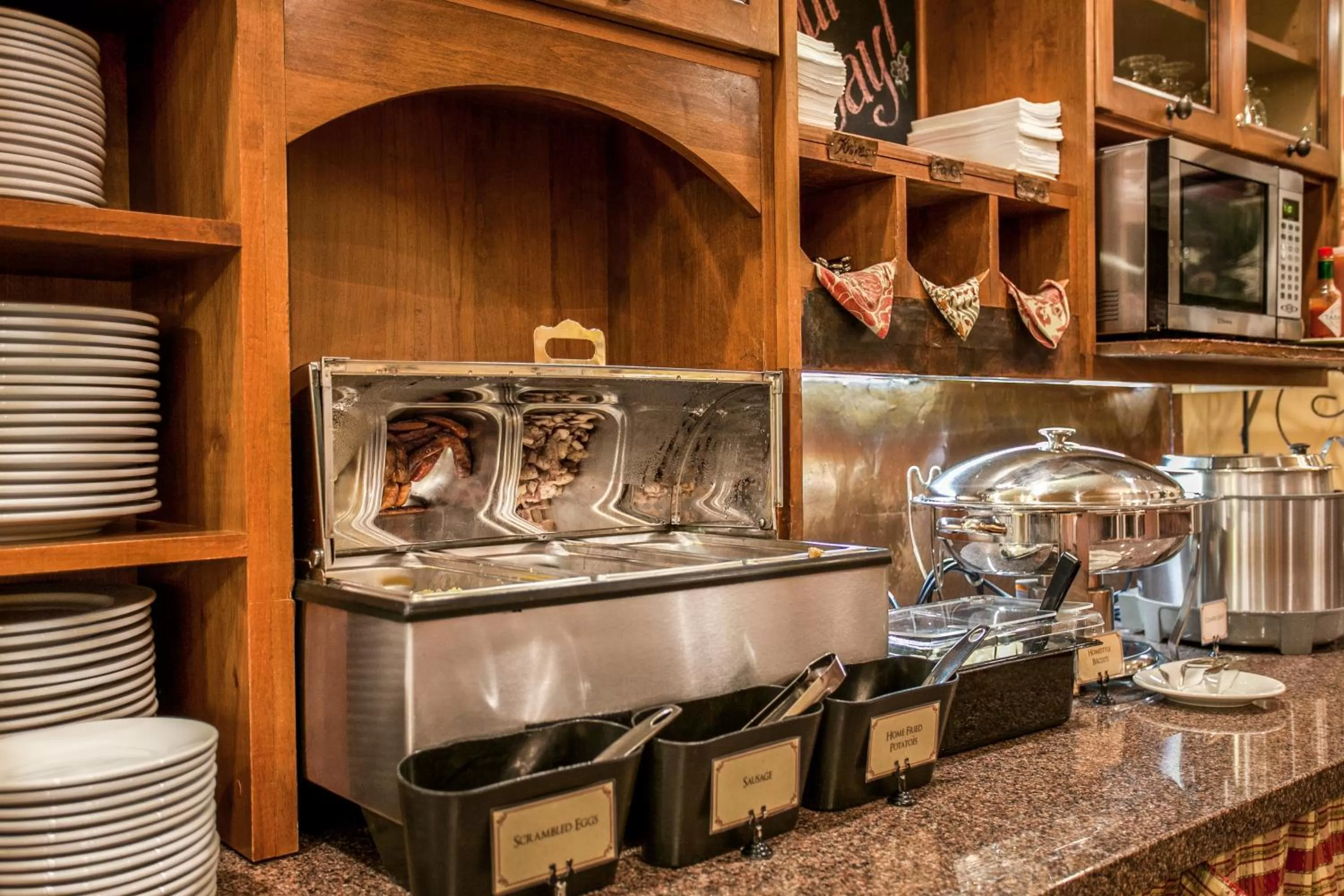 Restaurant/places to eat in Bavarian Lodge