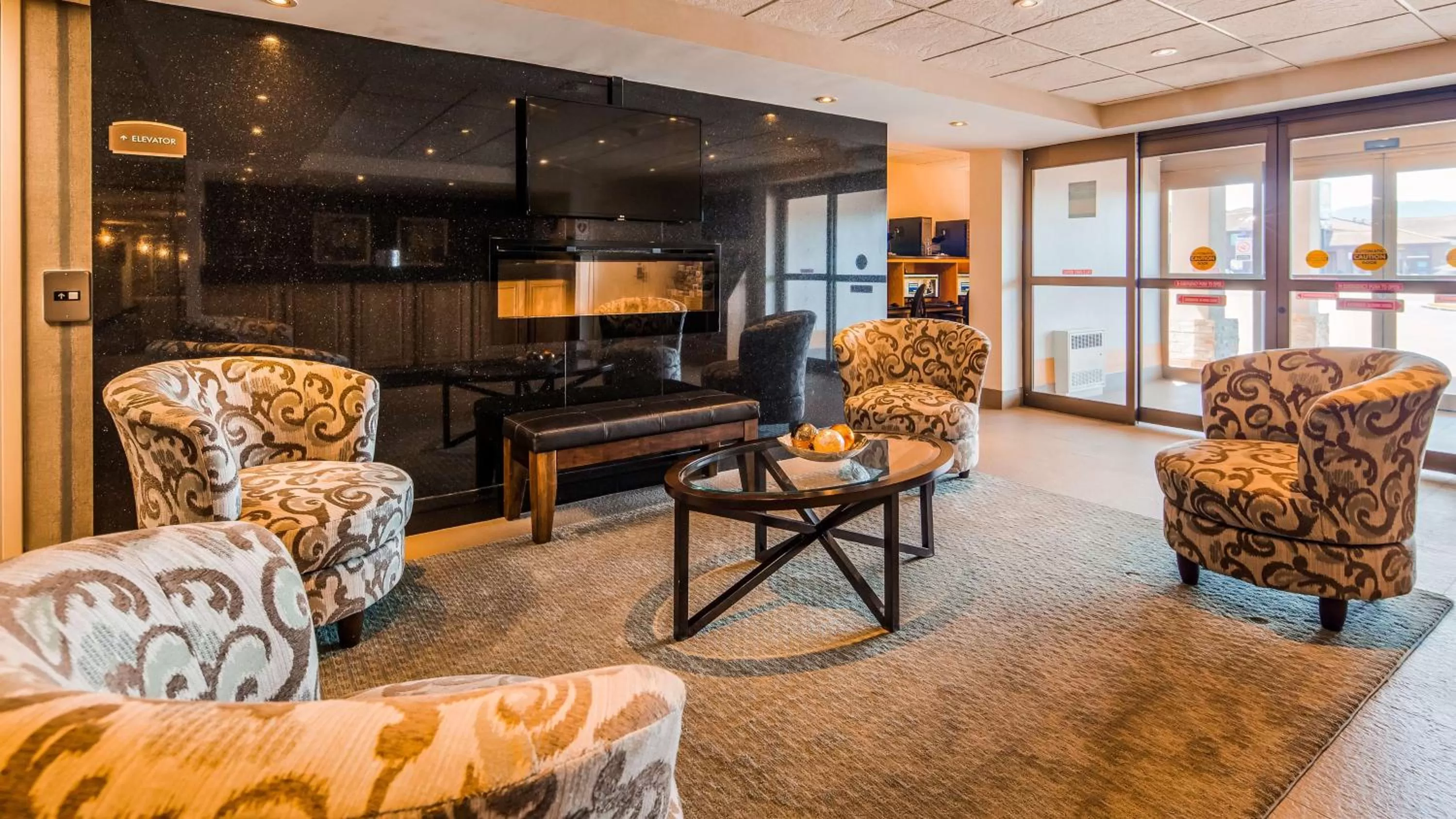 Lobby or reception in Best Western Thunder Bay Crossroads