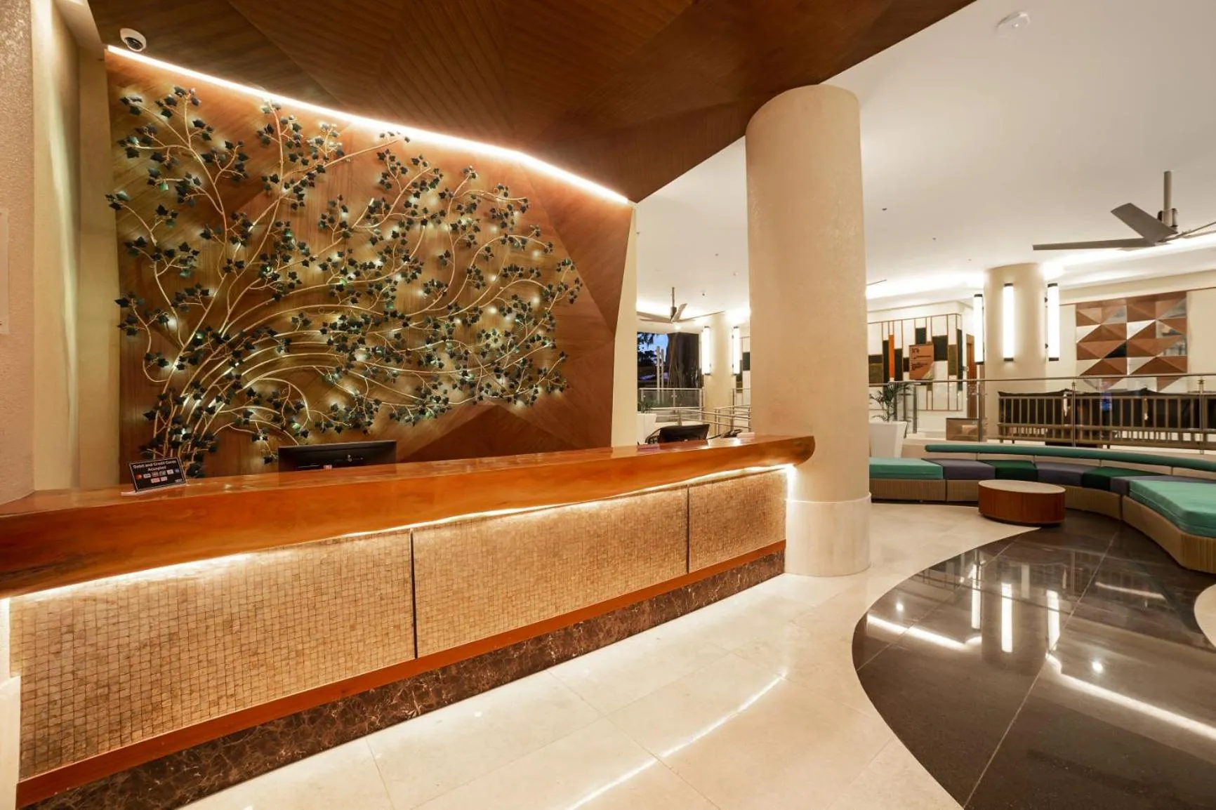 Lobby or reception in Best Western Plus The Ivywall Resort-Panglao