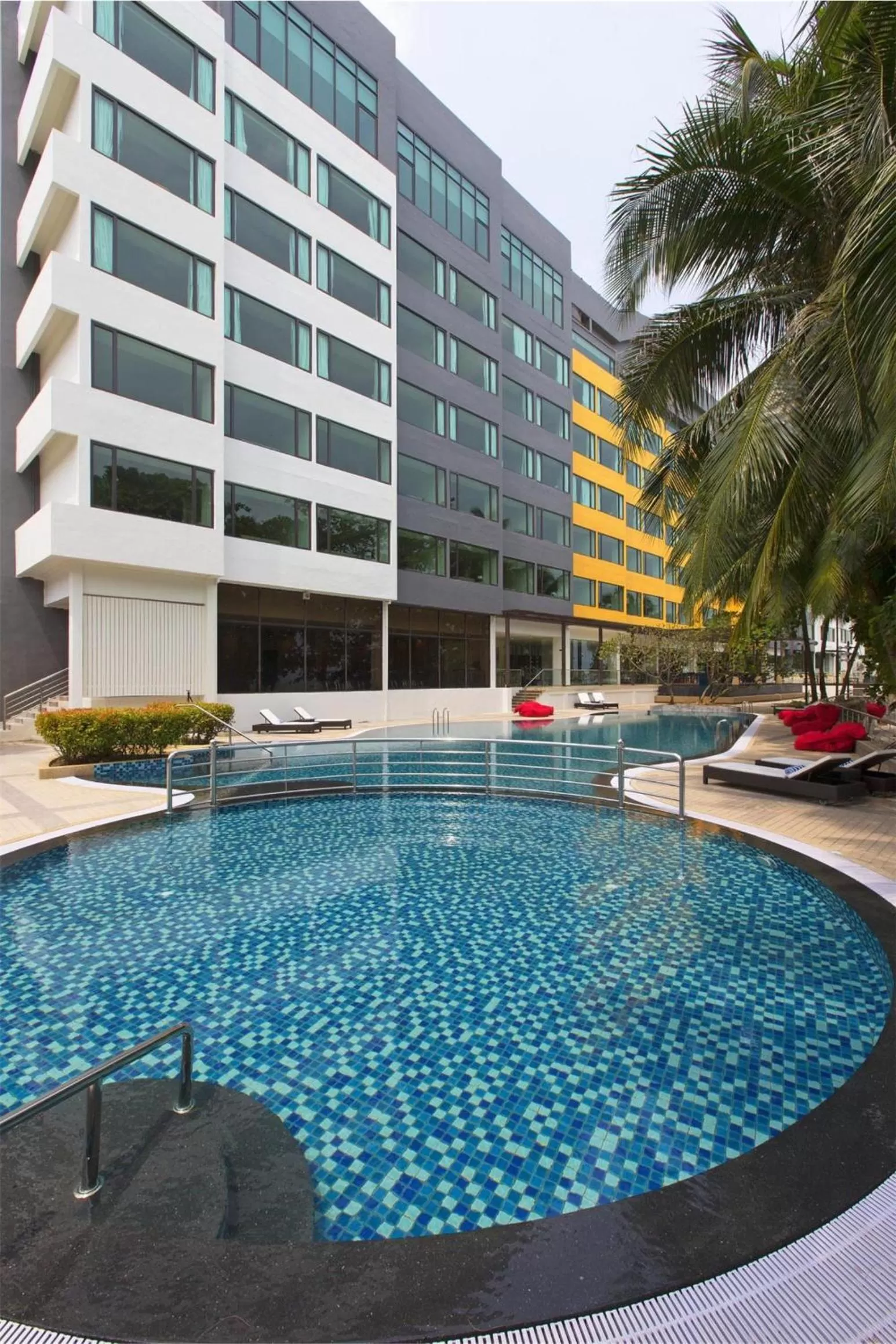 Facade/entrance in Mercure Penang Beach