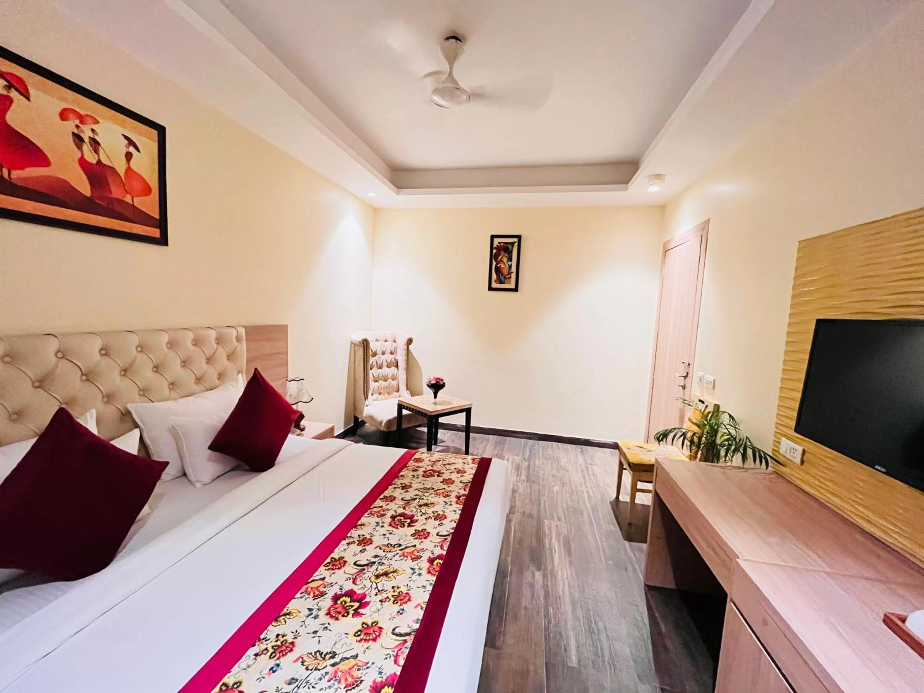 Bed in Hotel Banz near Delhi Airport