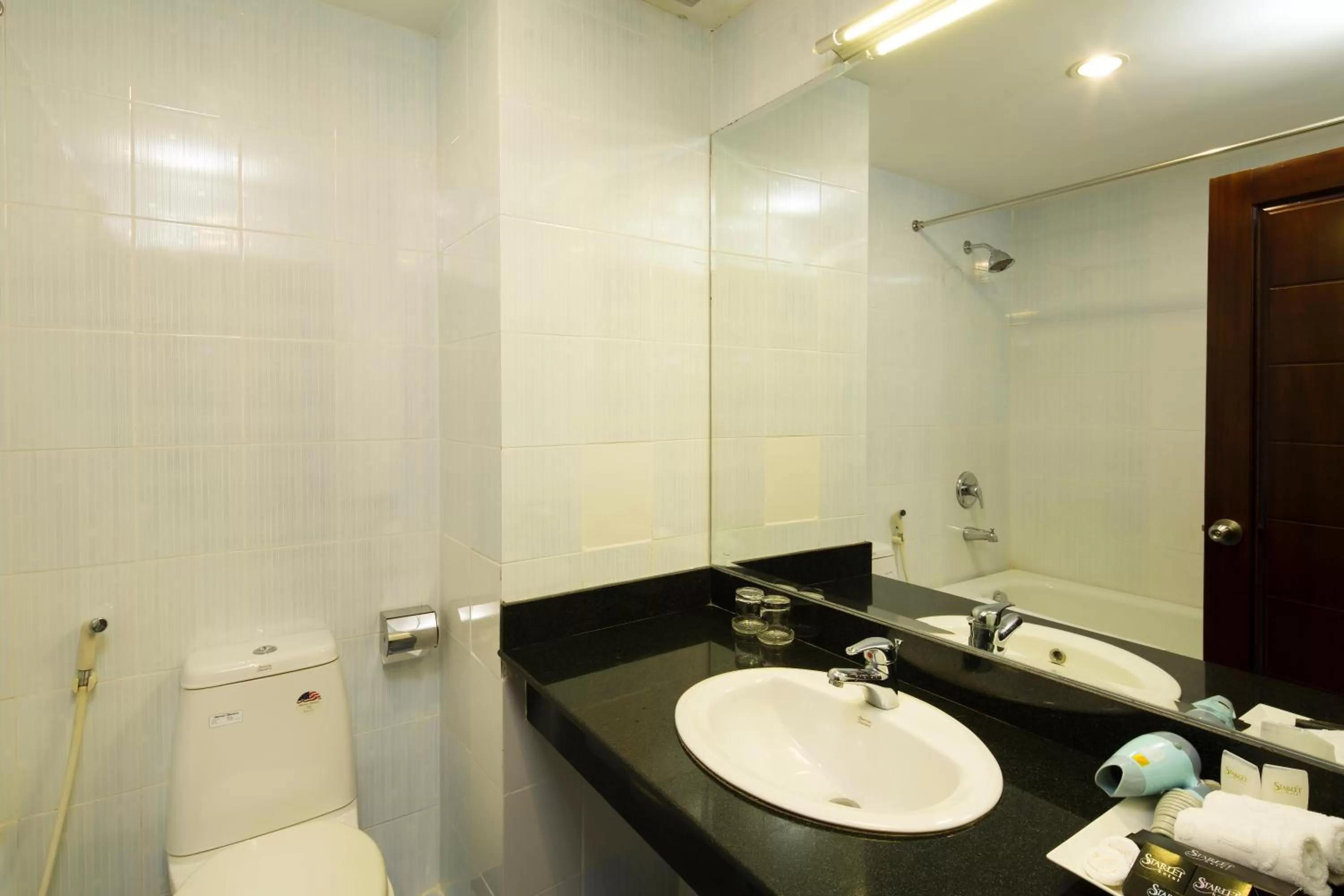 Toilet in Starlet Hotel