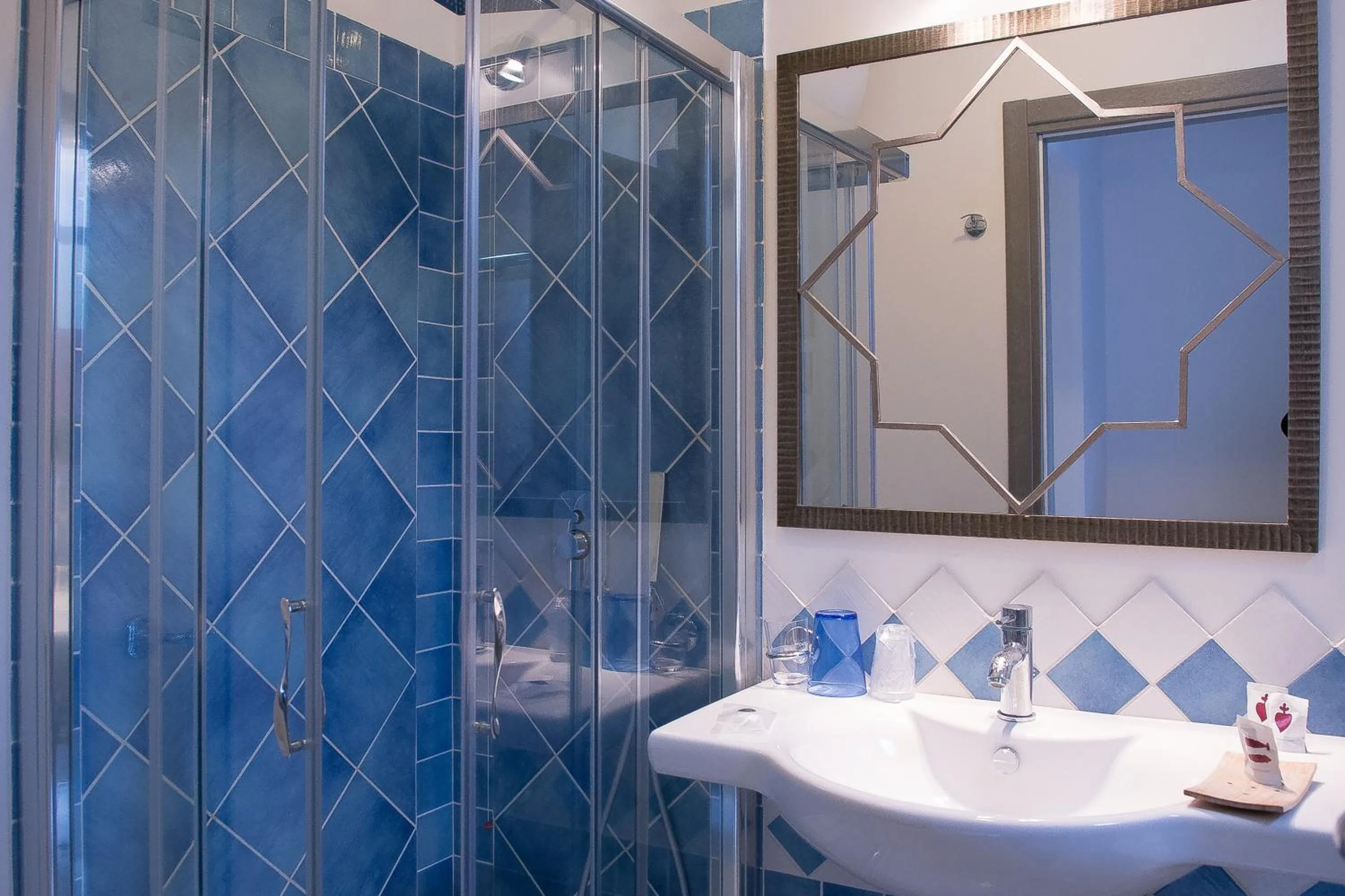 Shower in Hotel Cutimare - Aeolian Charme