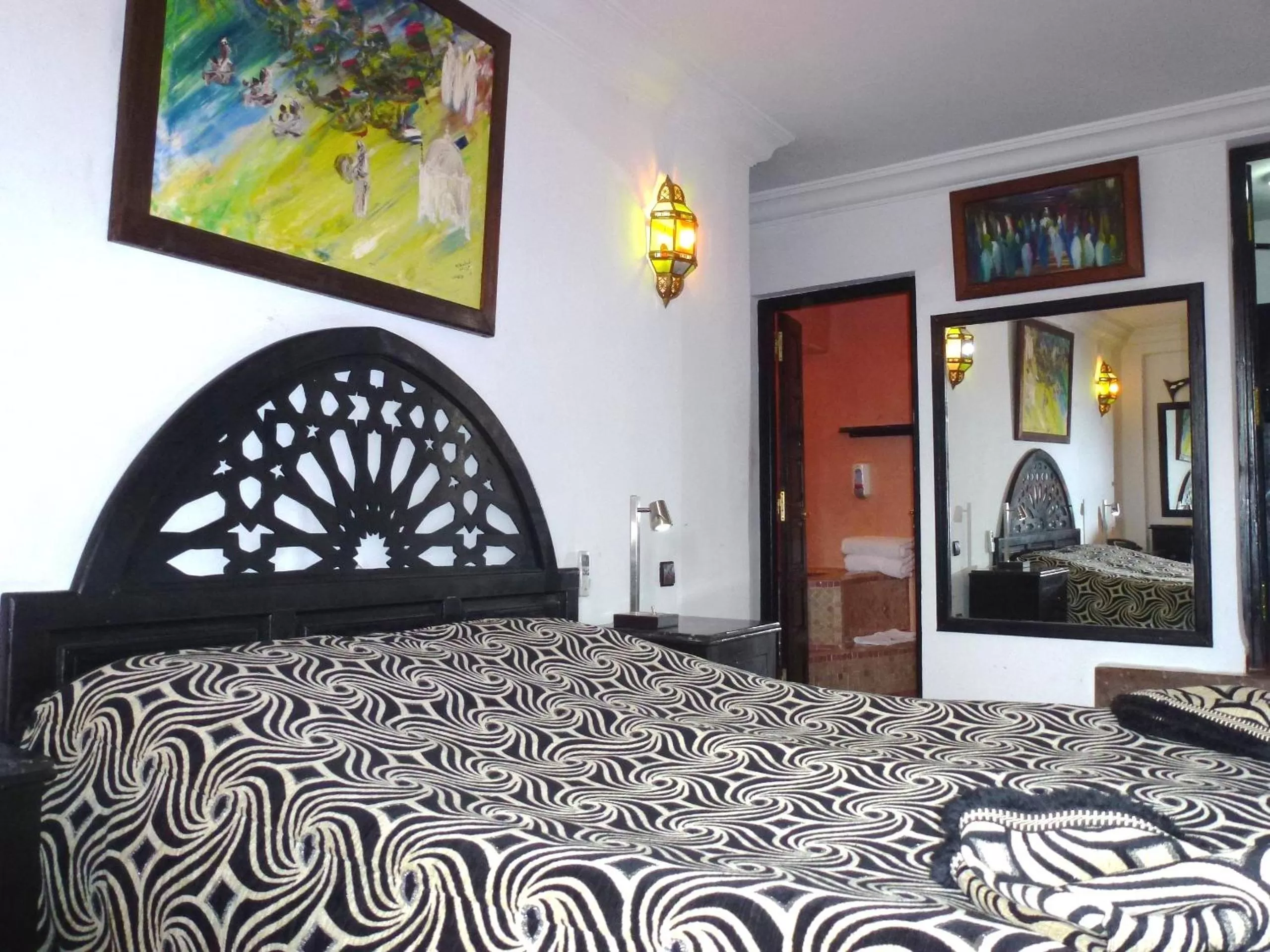 Photo of the whole room, Bed in Ryad Laârouss