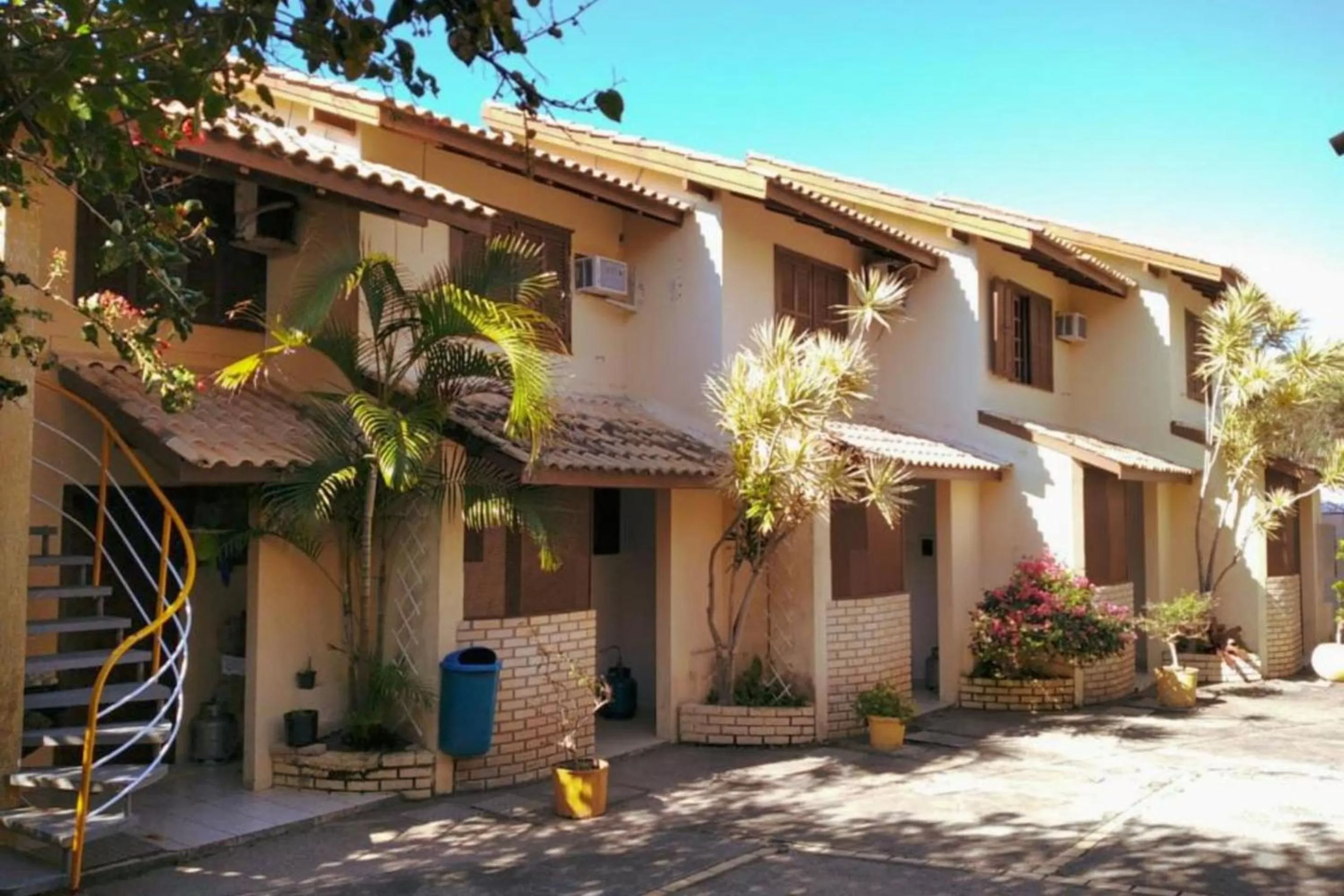 Beach in Pousada Bangalôs Da Mole - Florianópolis