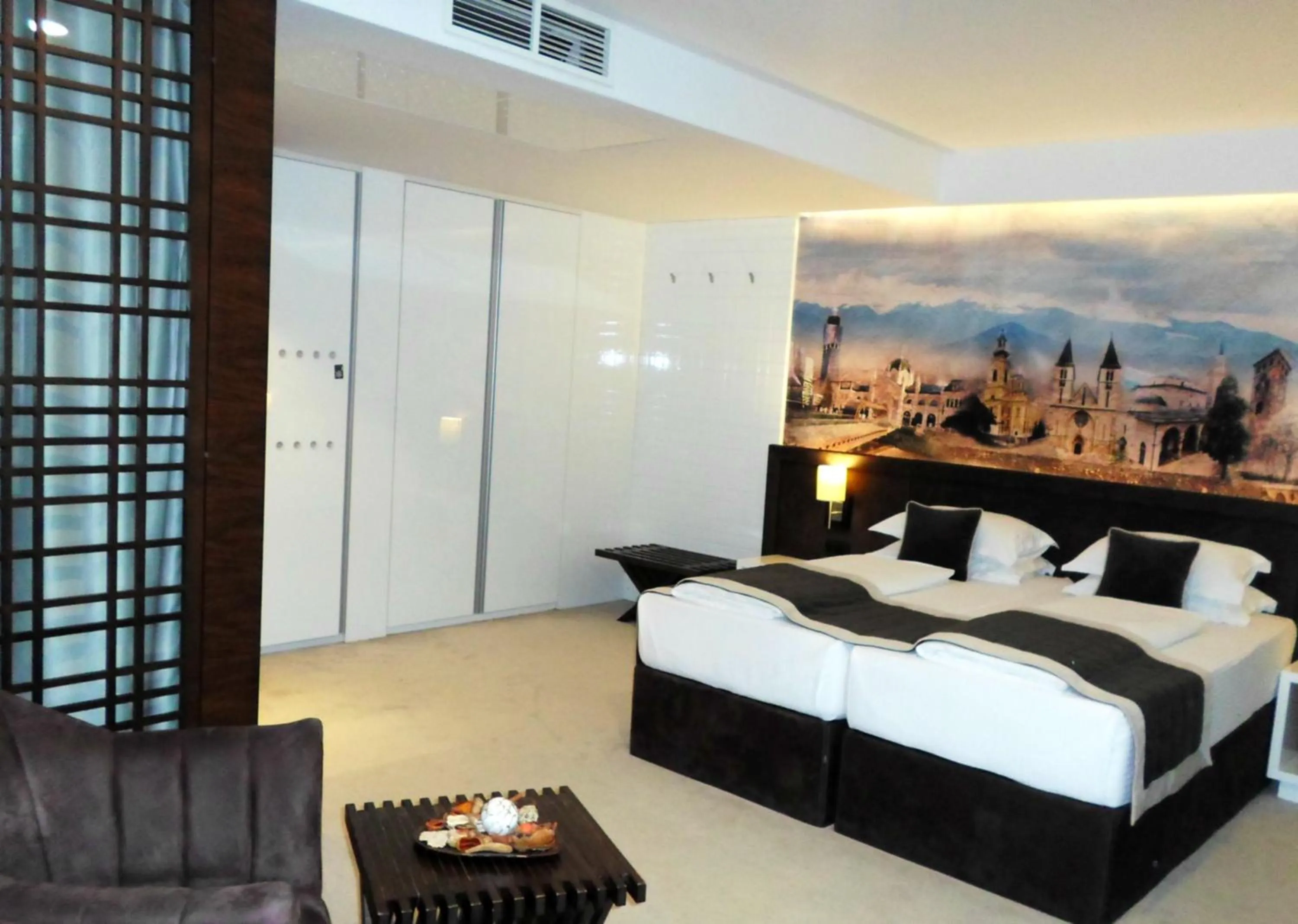 Bedroom, Bed in Hotel President Sarajevo