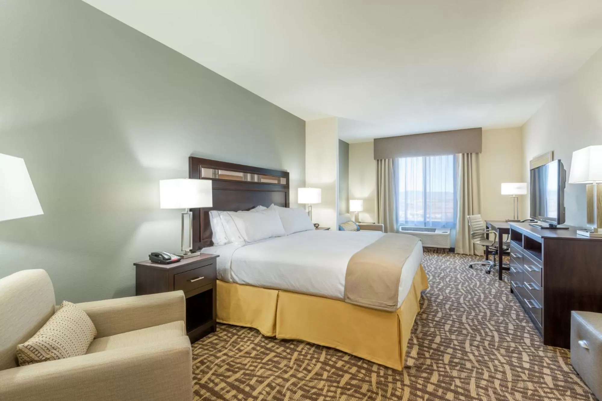 Holiday Inn Express & Suites Denver South - Castle Rock by IHG