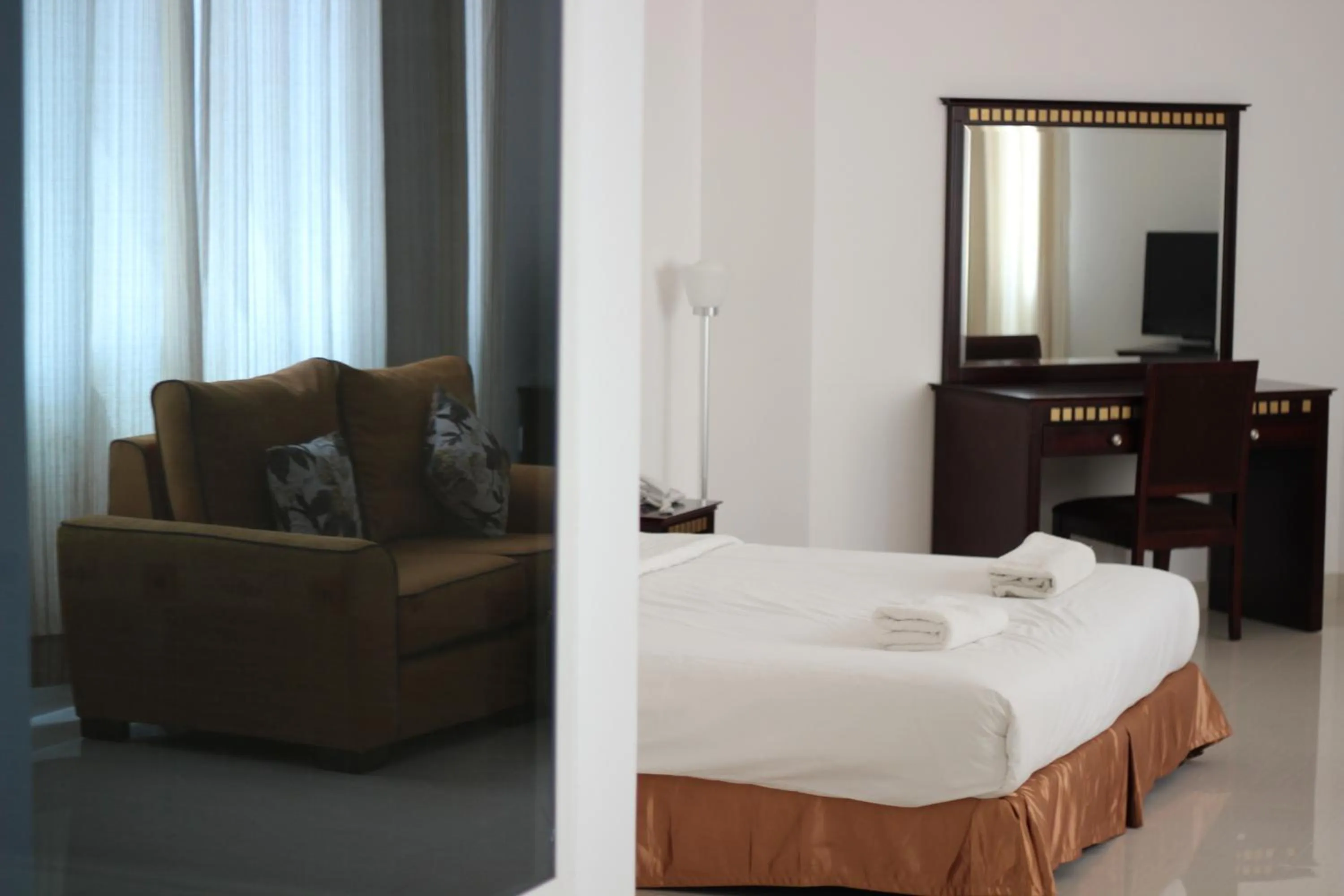 Bedroom, Bed in Beach Resort Salalah