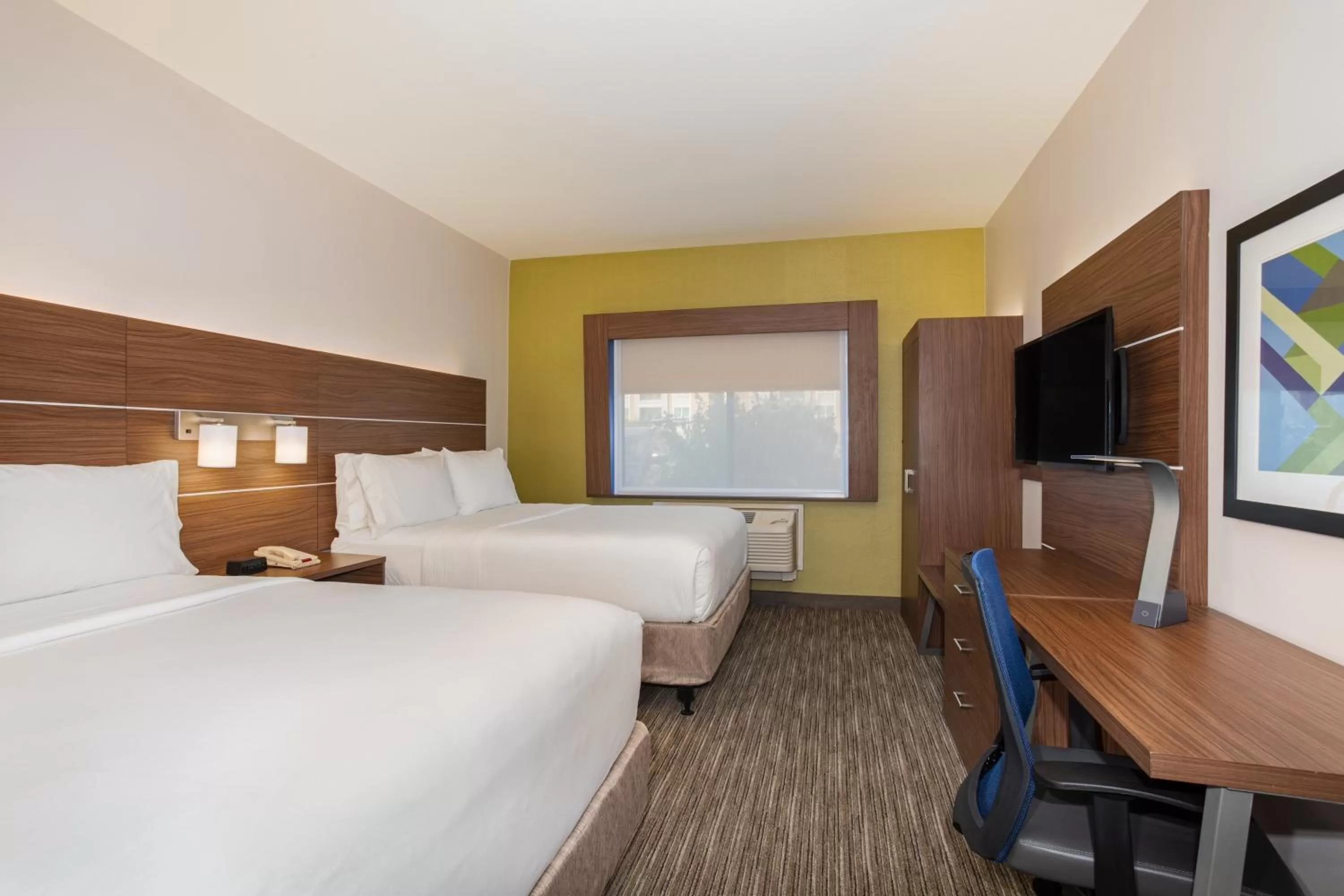Photo of the whole room, Bed in Sleep Inn & Suites Tempe ASU Campus
