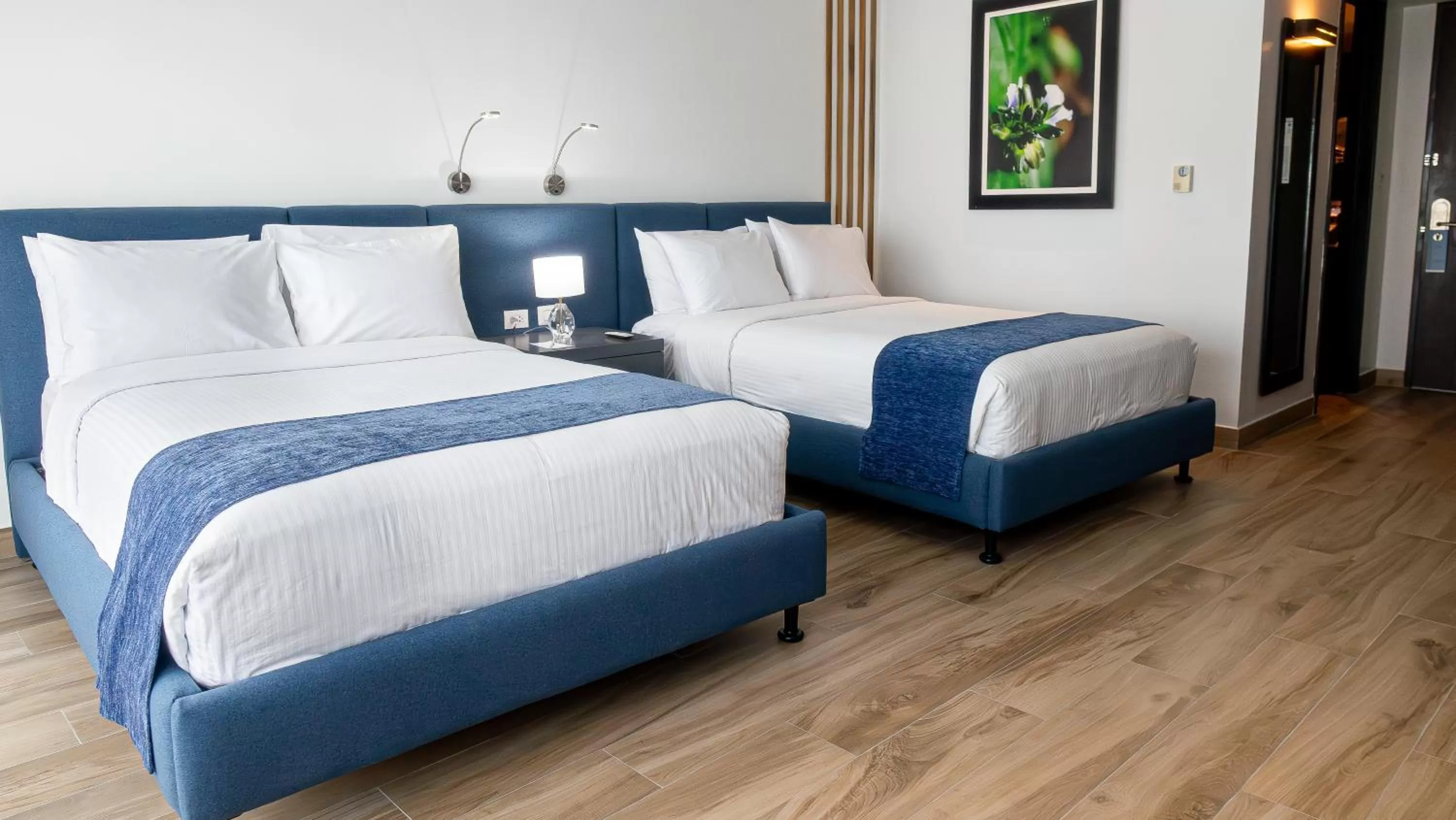 Bed in Wyndham Guayaquil, Puerto Santa Ana