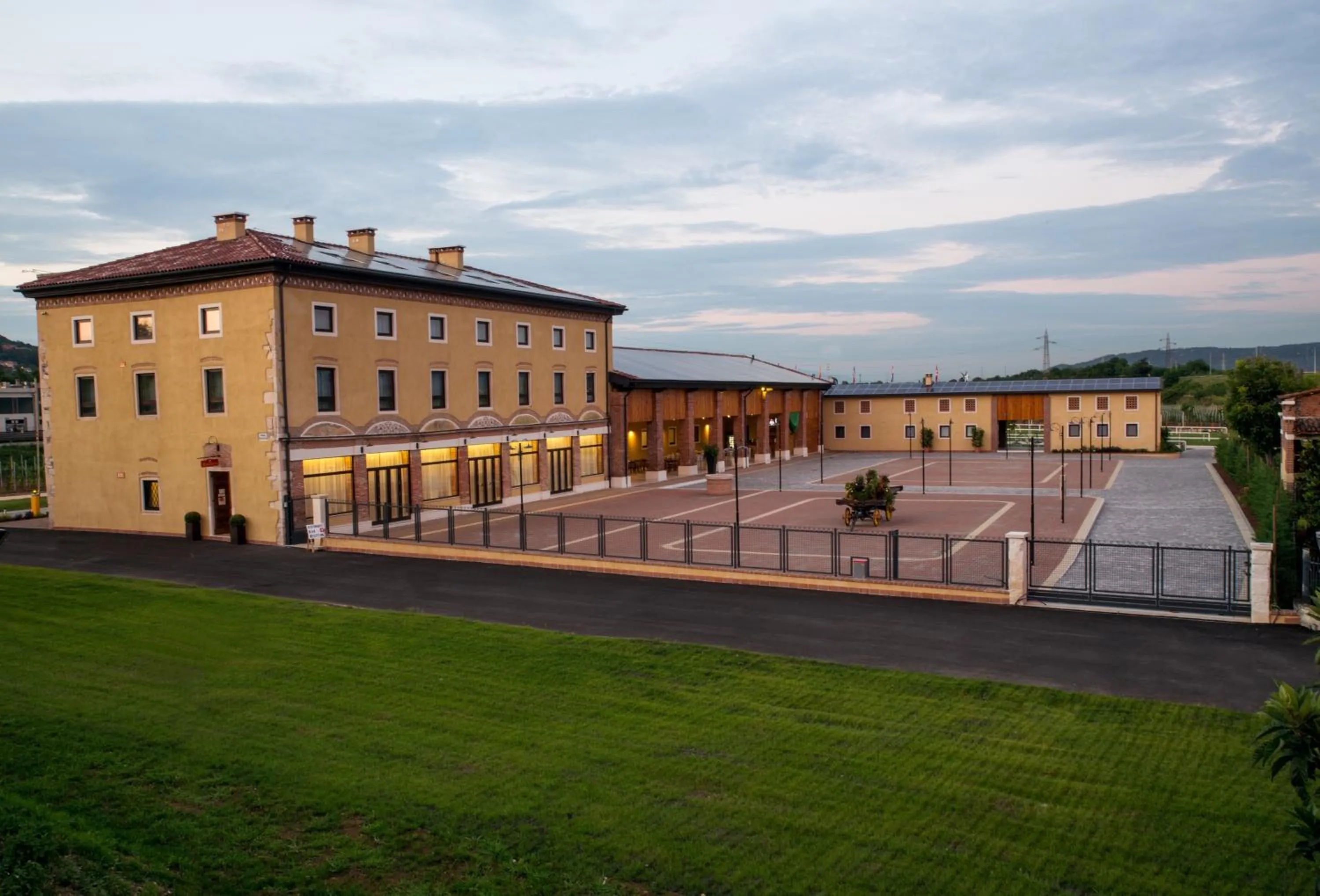 Property building in Fracanzana Hotel